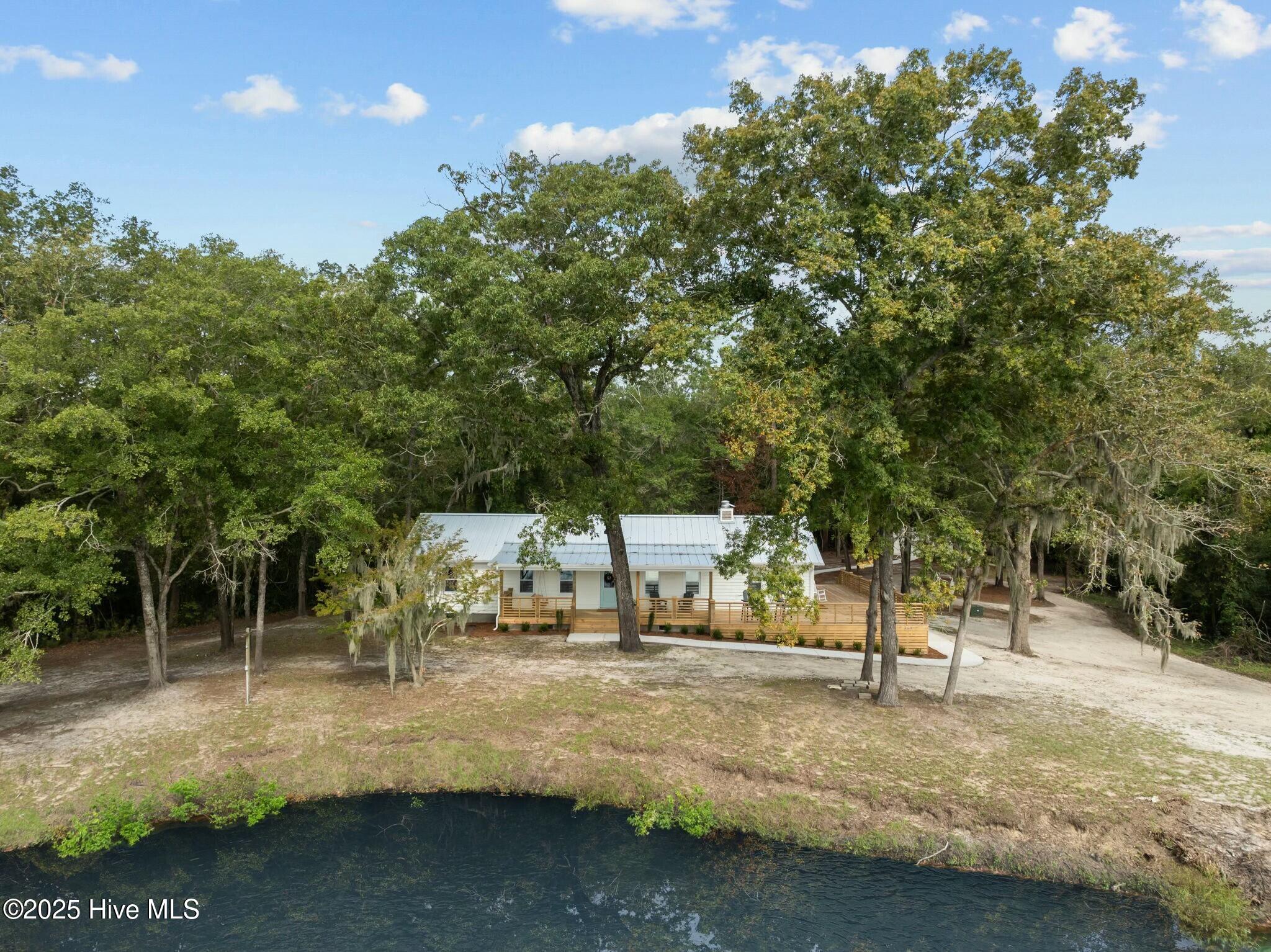 Homes for sale in Burgaw, NC | 360 Fontanel Lake Dr, Burgaw, NC 28425 | MLS# 100486810