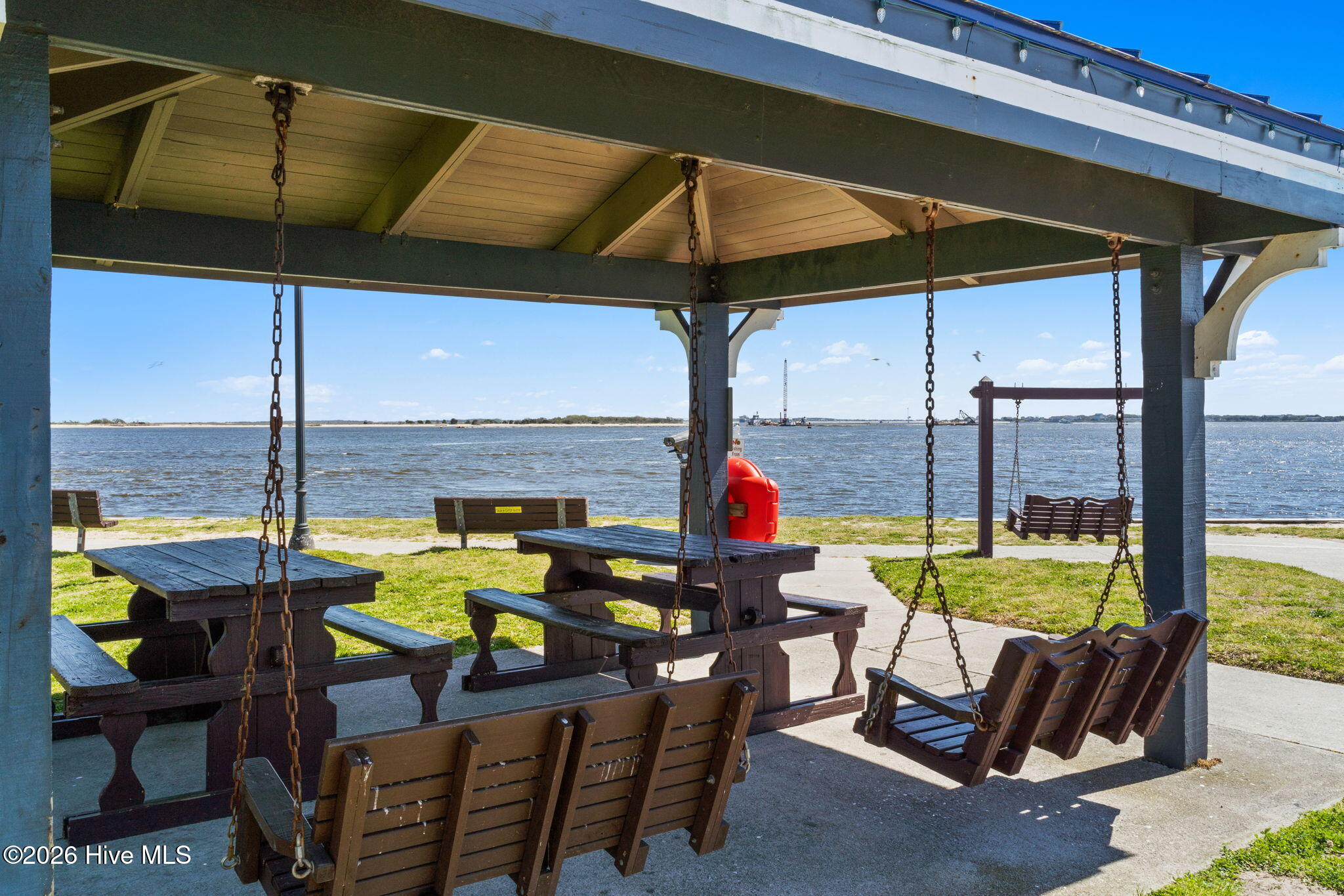 100561861 | Photo 68