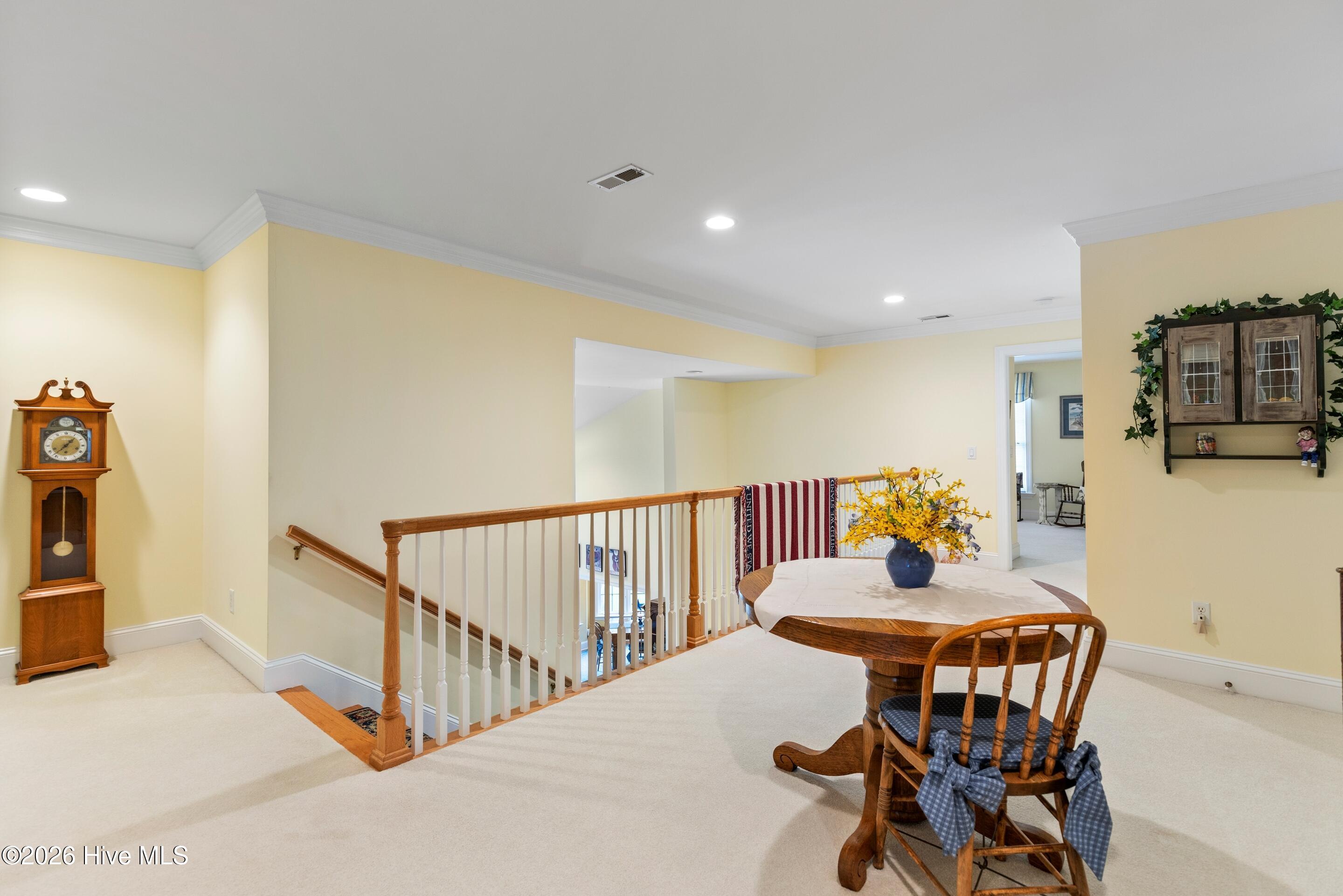 100562190 | Photo 47