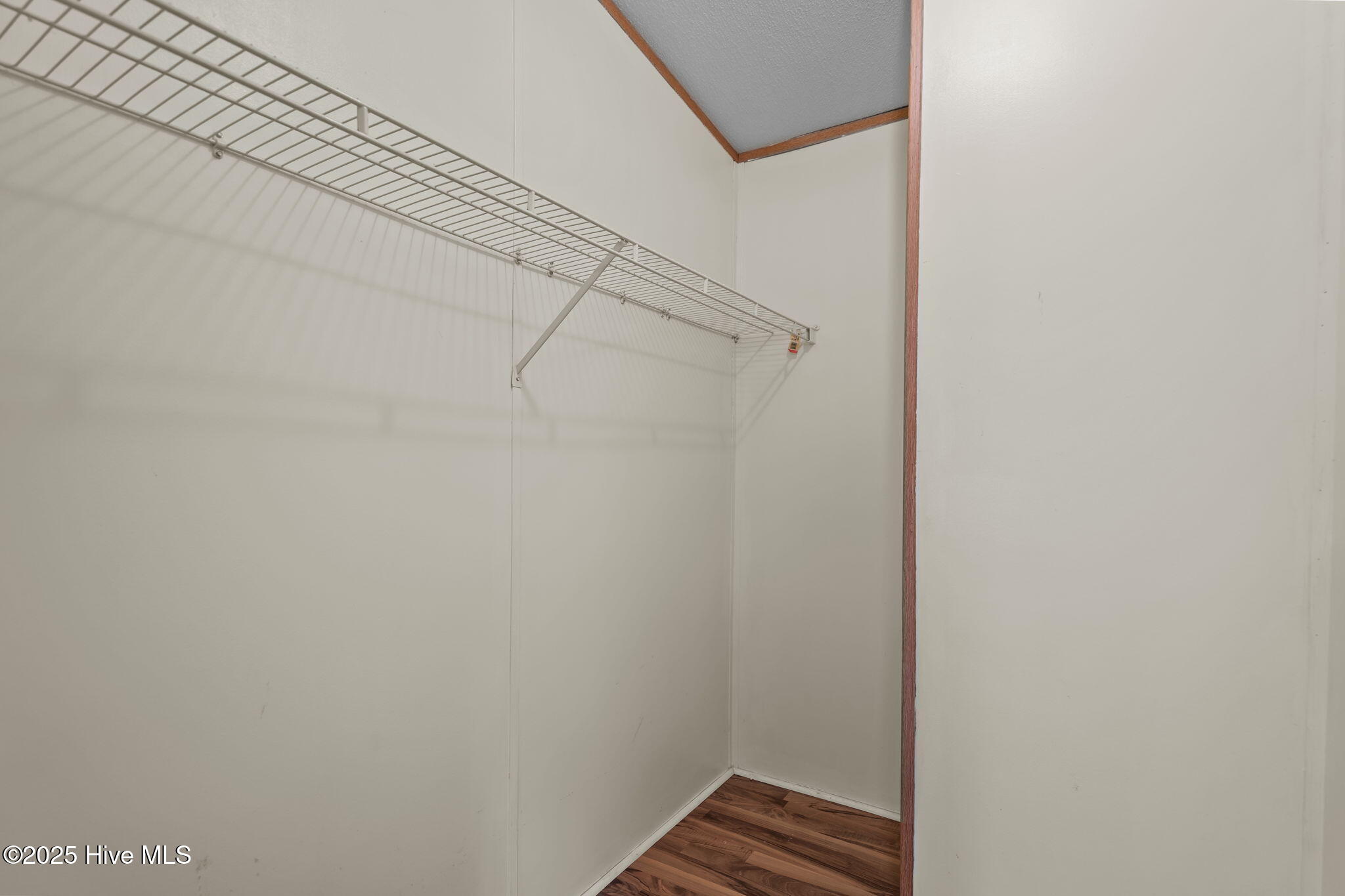 100530920 | Photo 13