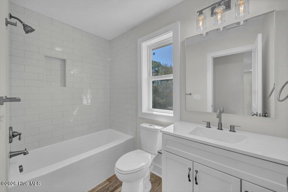 100561464 | Photo 20