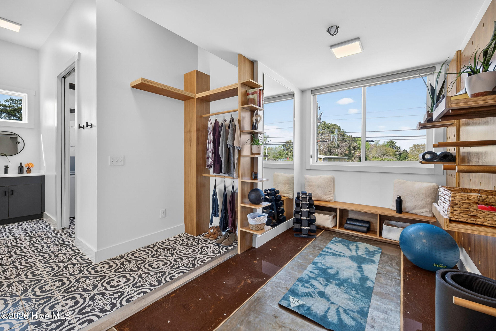 100563614 | Photo 21