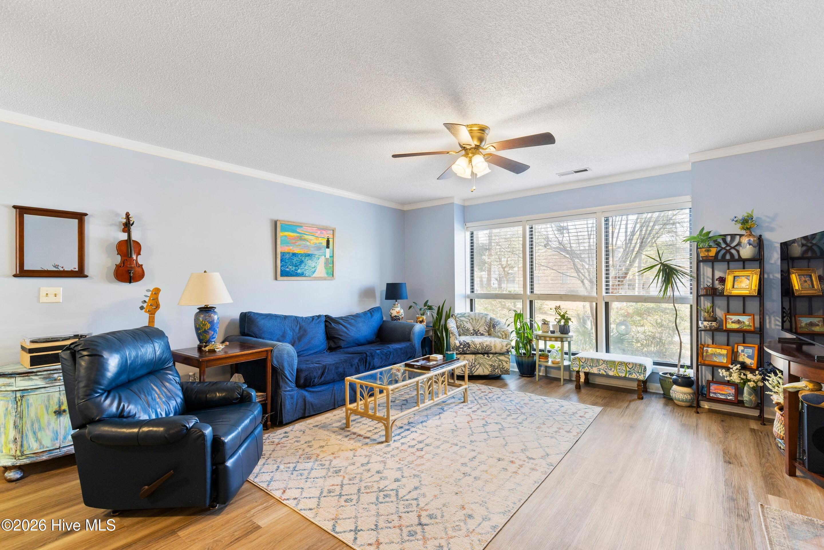 100550248 | Photo 21