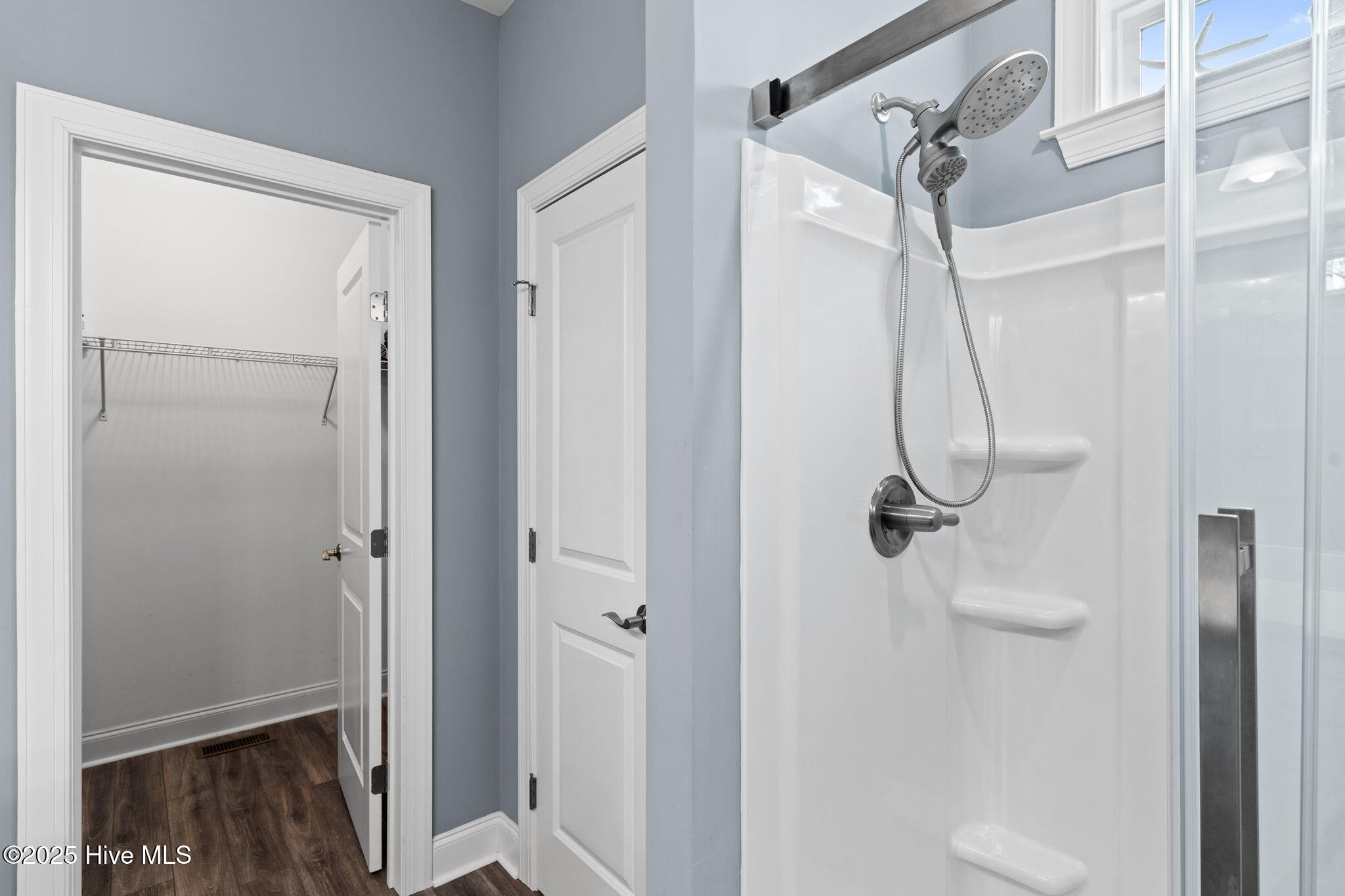 100530227 | Photo 33