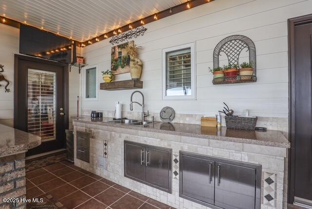 100515842 | Photo 51