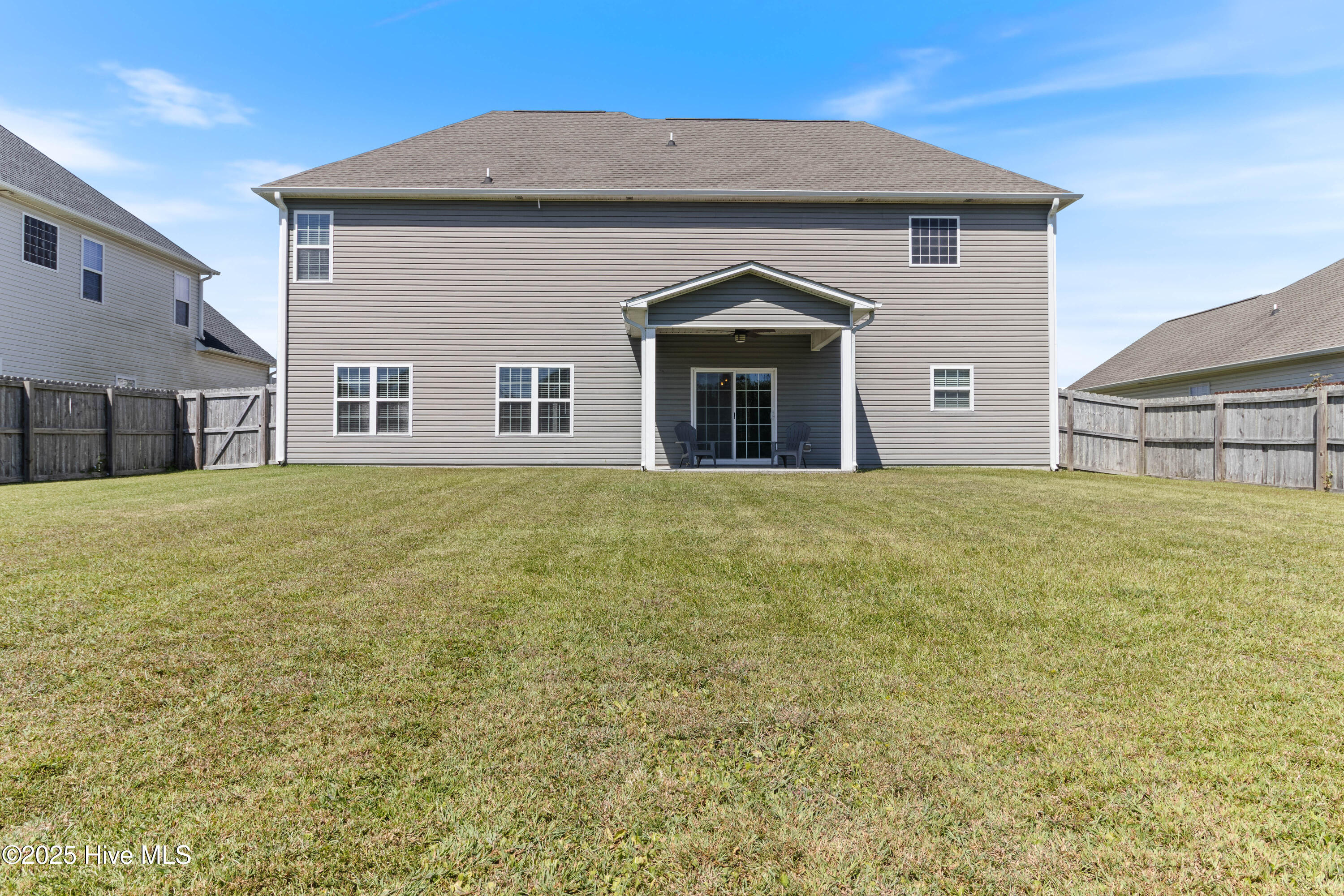 100528523 | Photo 43