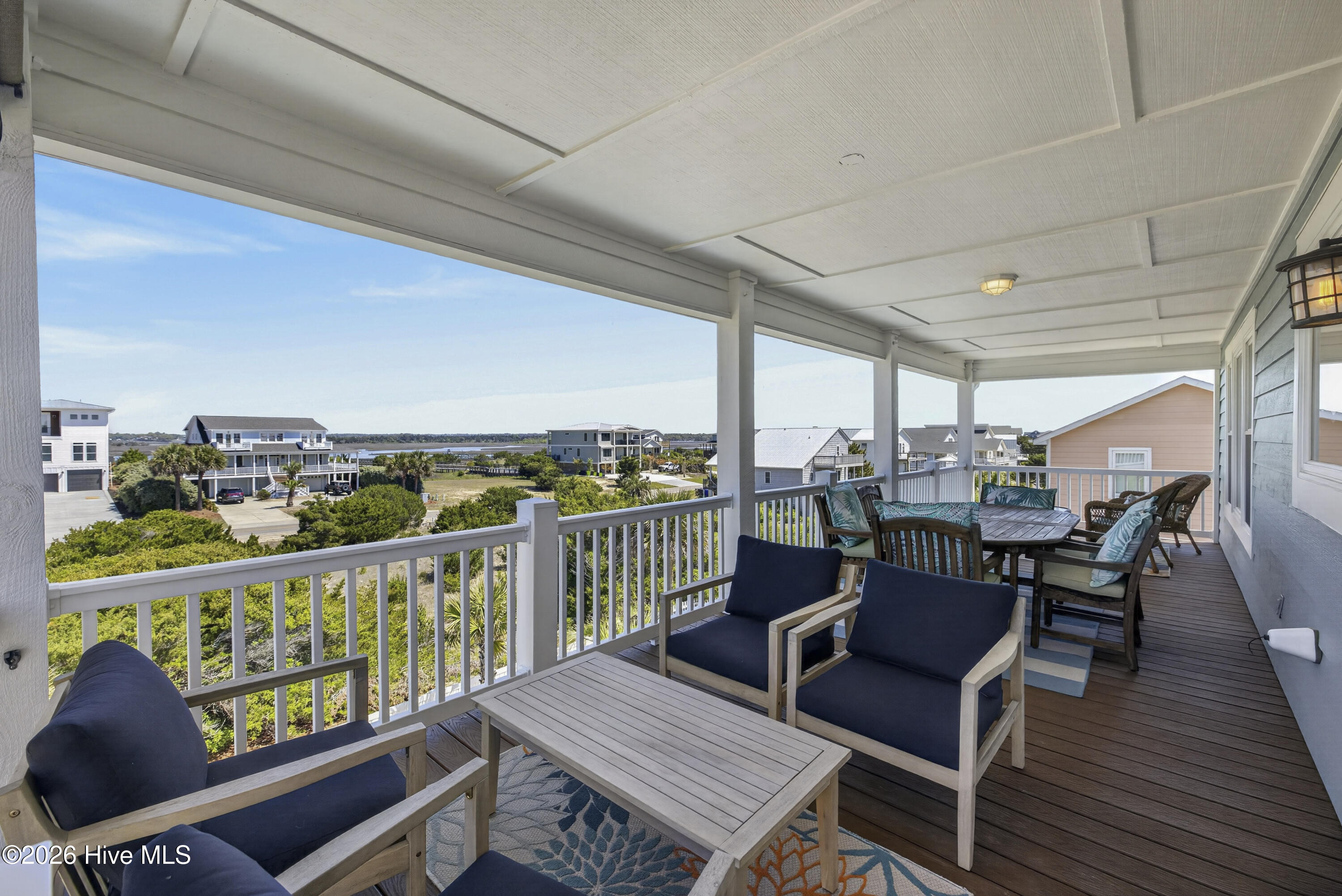 100568247 | Photo 51