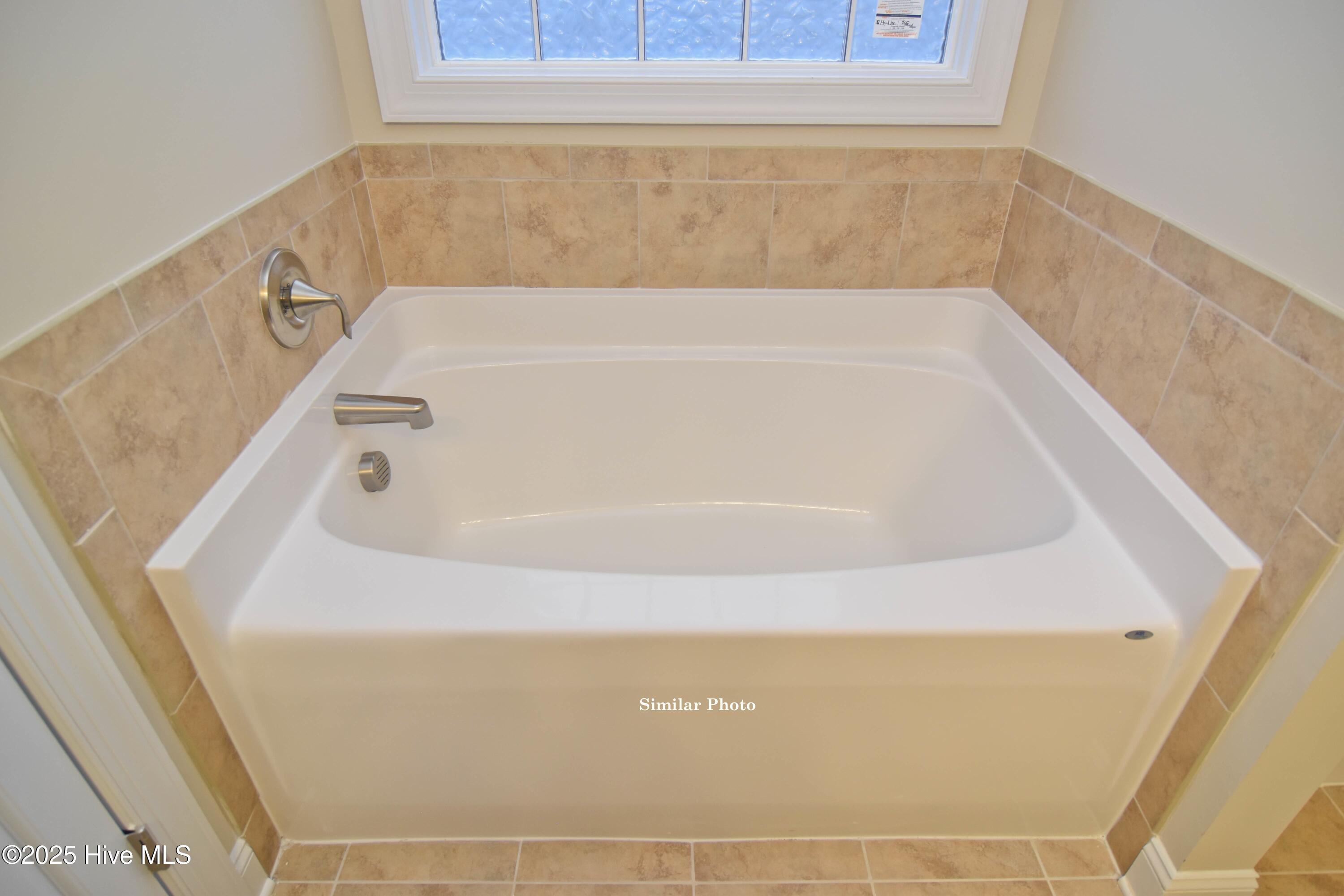 100530854 | Photo 14