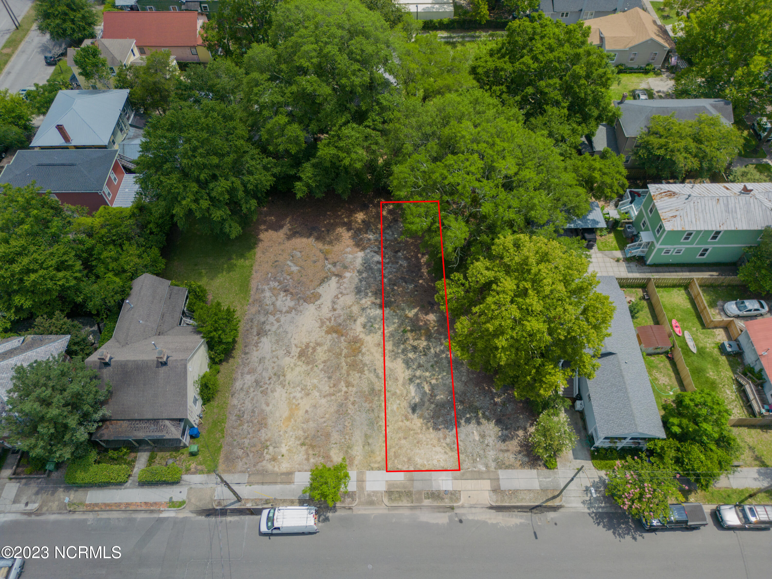 100393433 | Photo 14