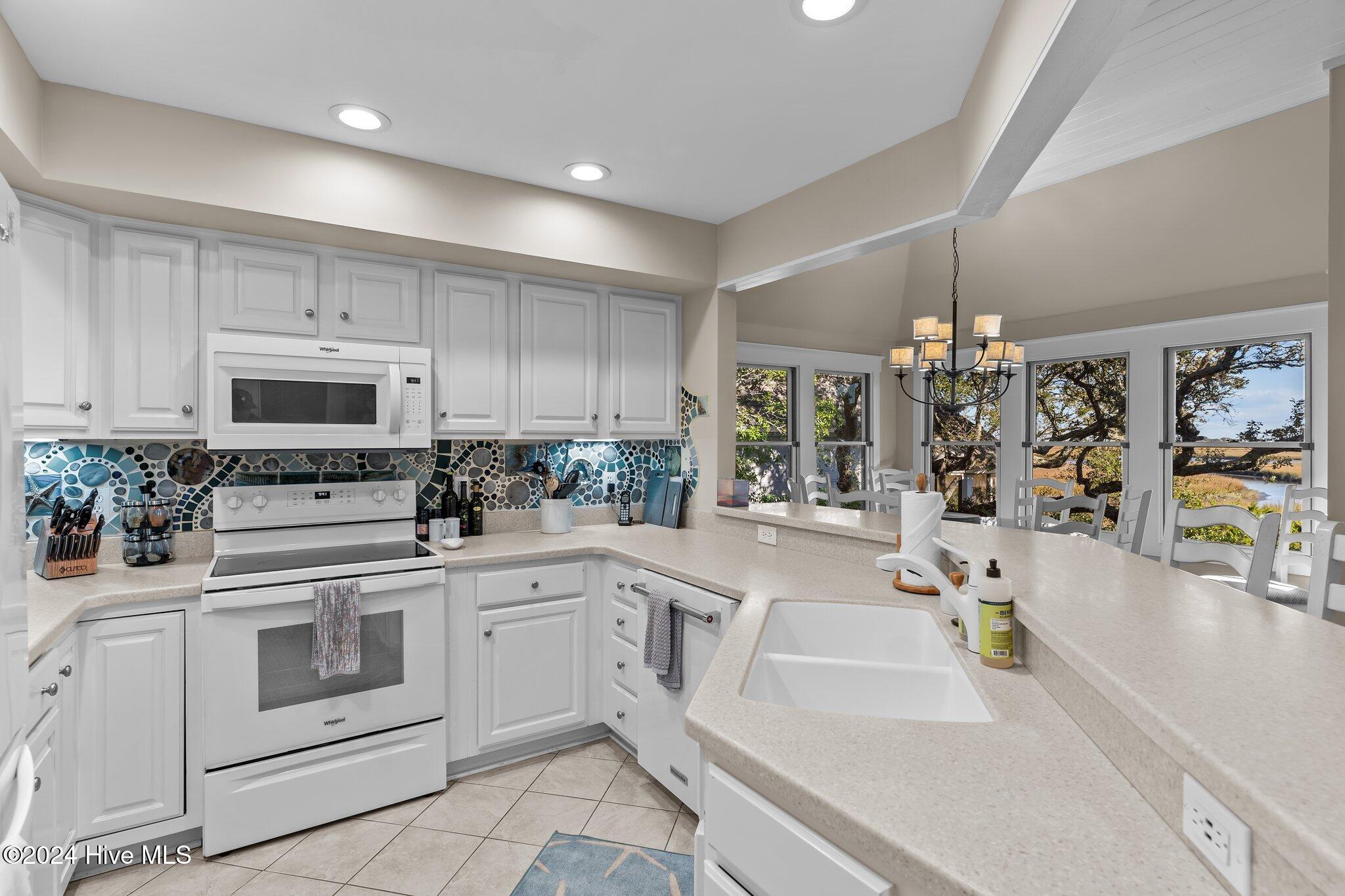 100551780 | Photo 18