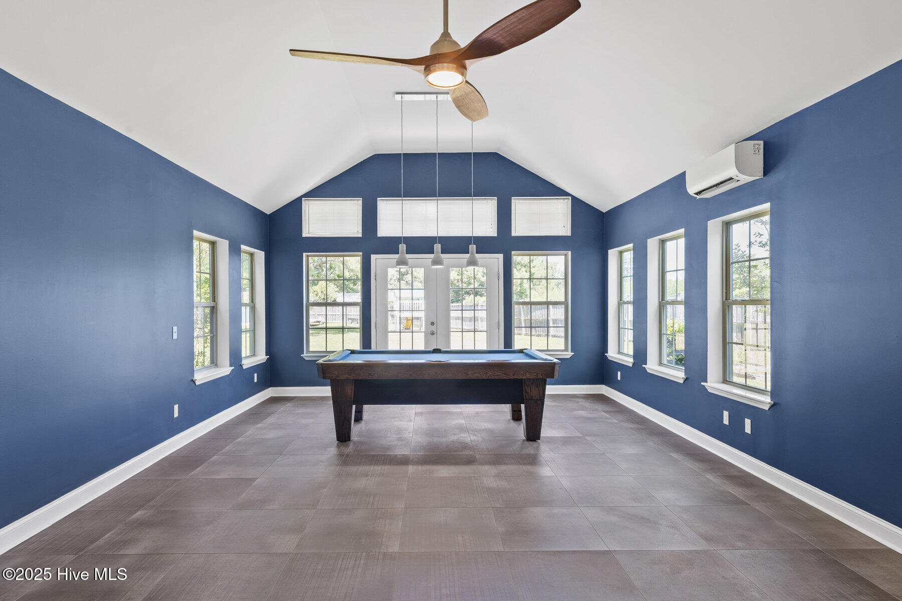 100521080 | Photo 10