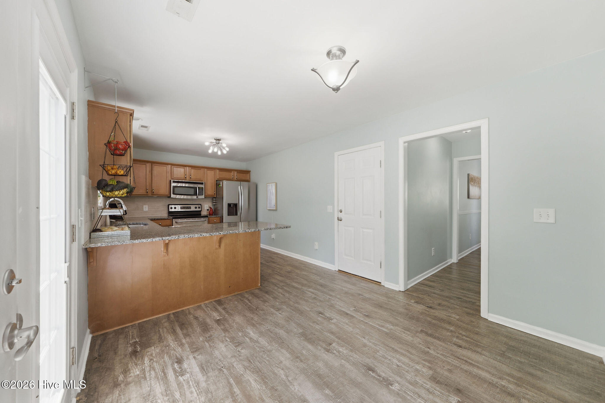 100565311 | Photo 13