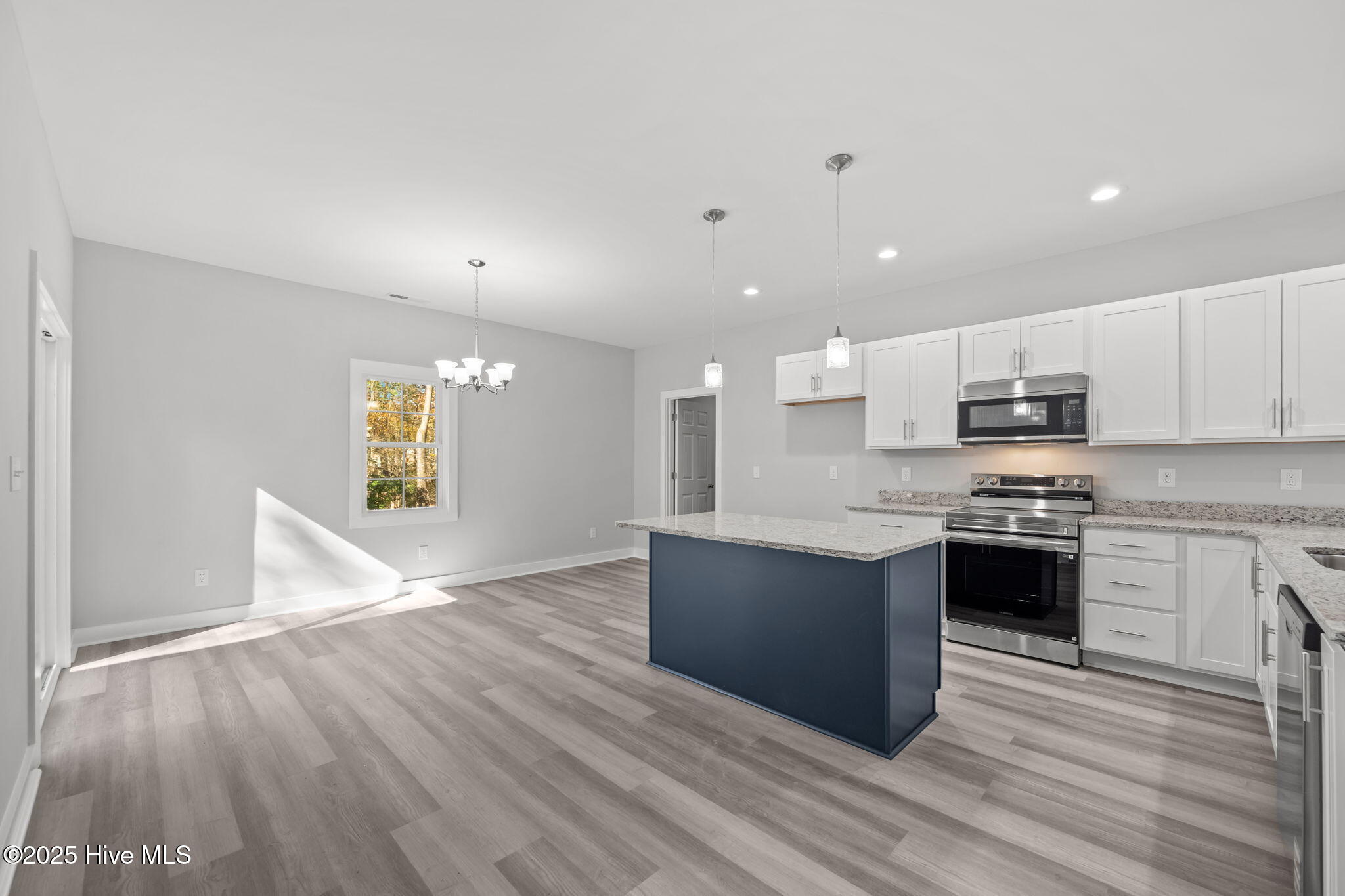 100545832 | Photo 20