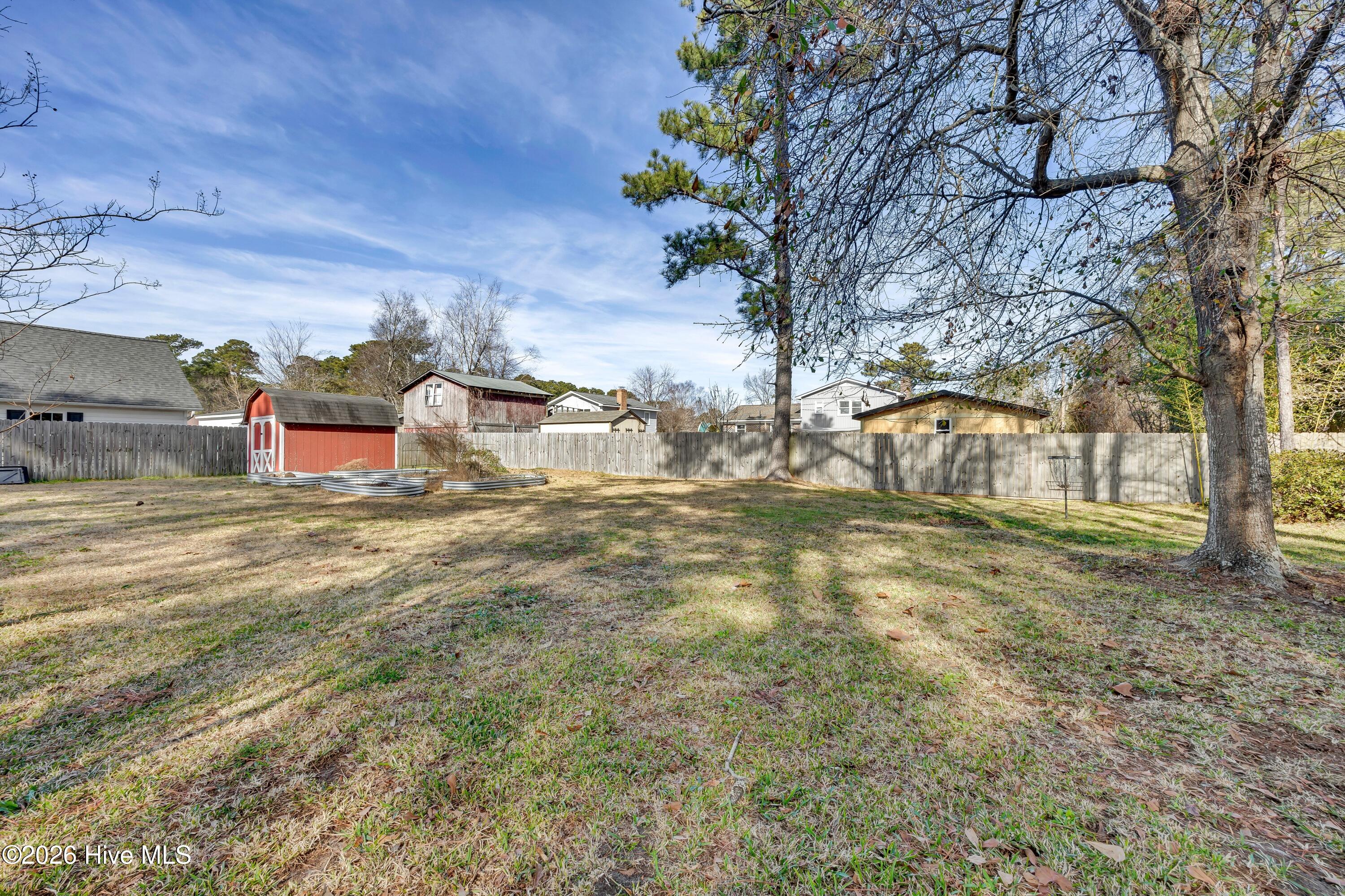 100550885 | Photo 23