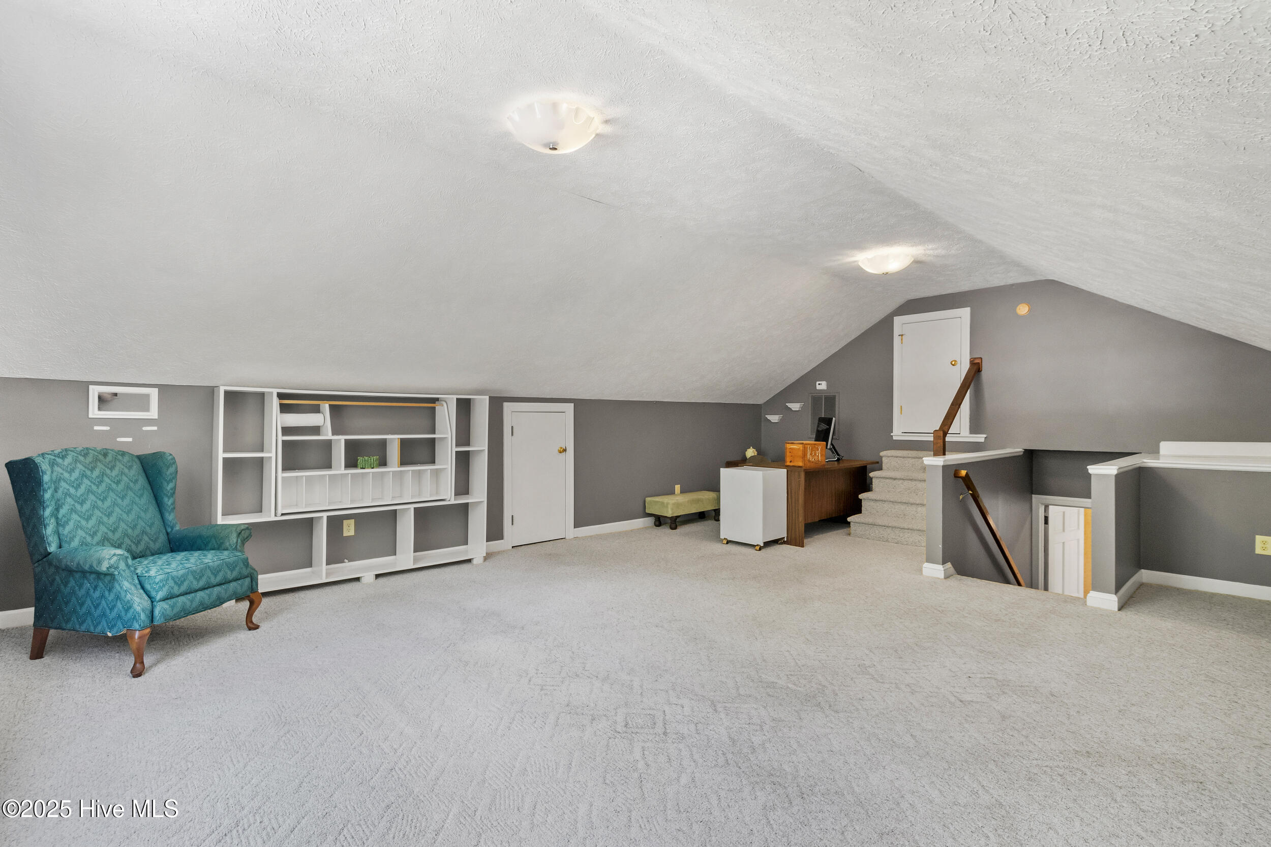 100502660 | Photo 31