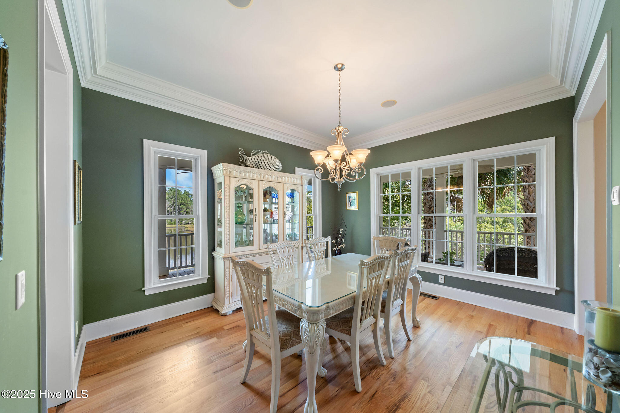 100532416 | Photo 31