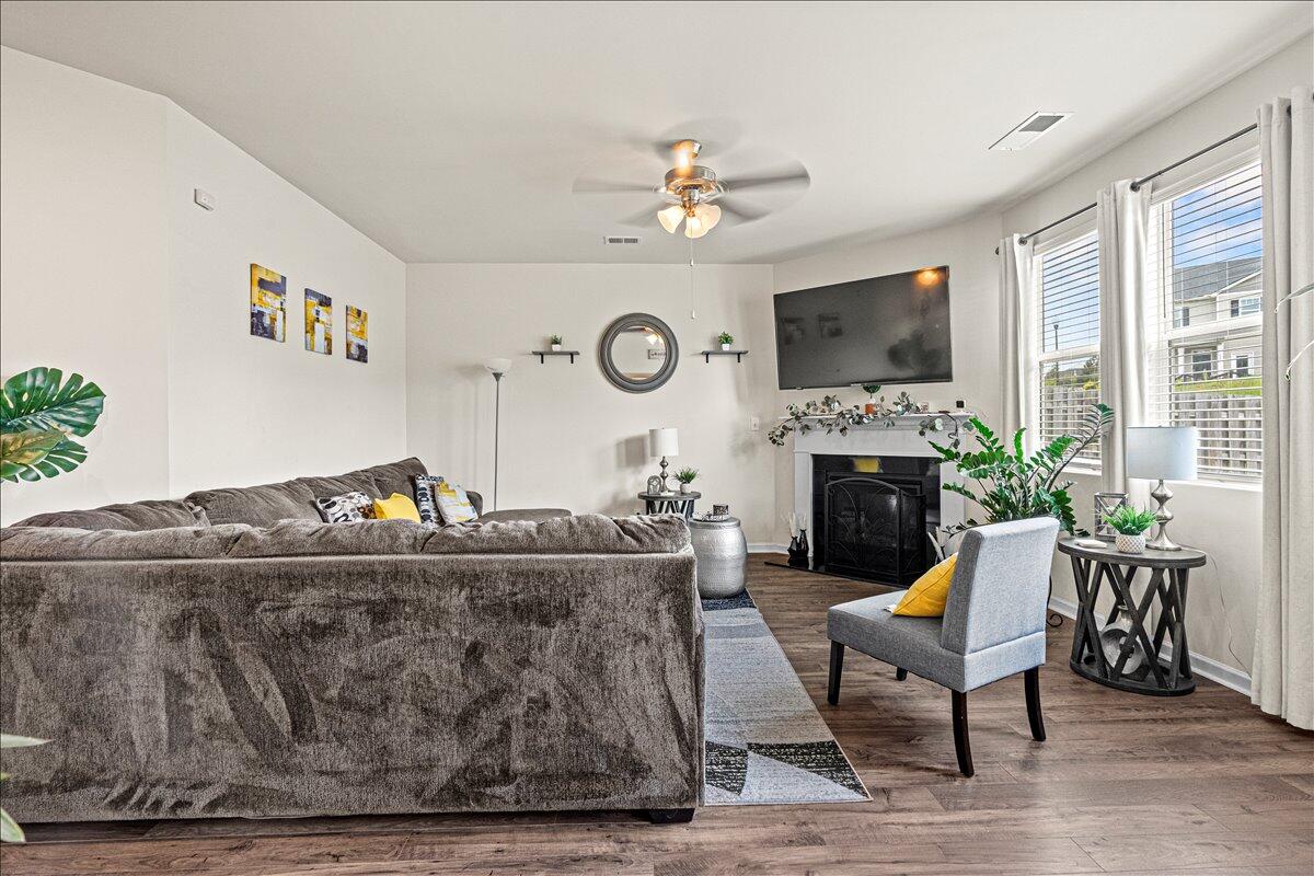 10-Living Room