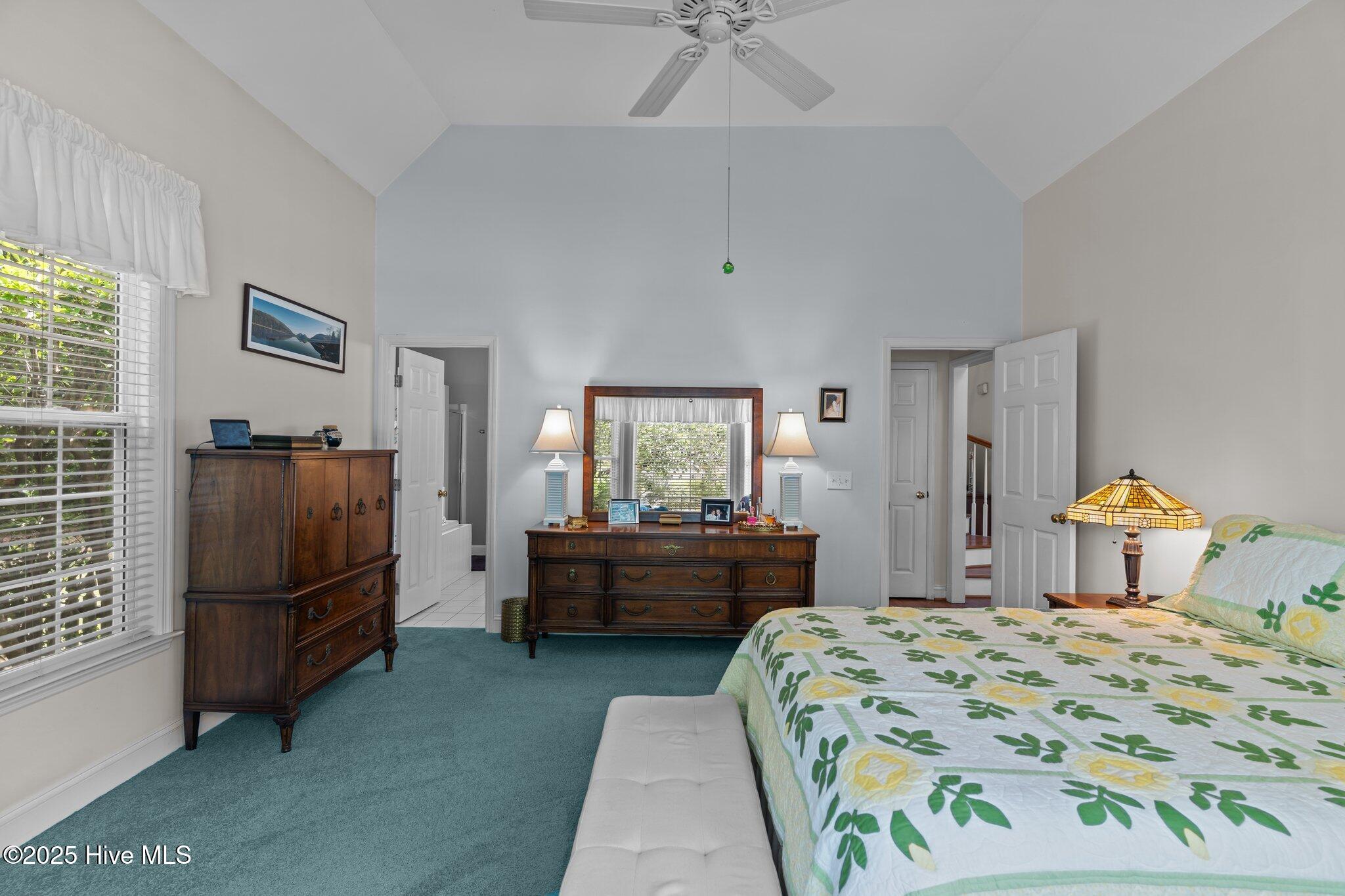 100521763 | Photo 22