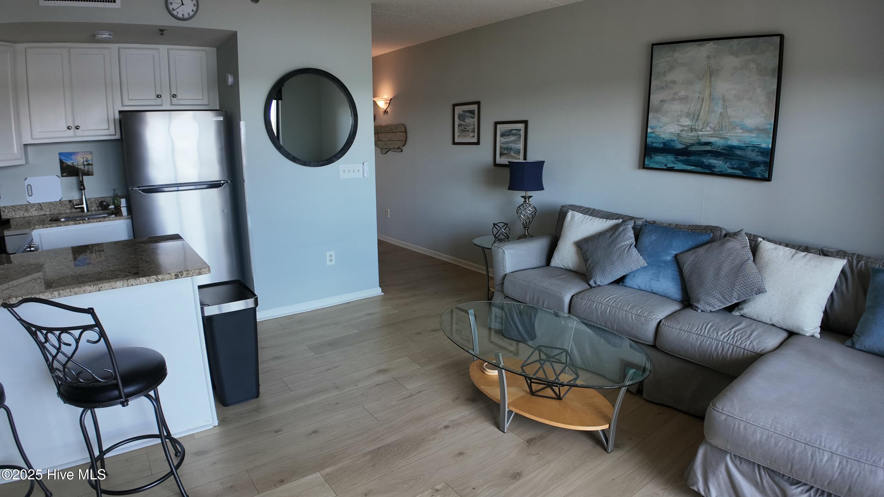 100500705 | Photo 11