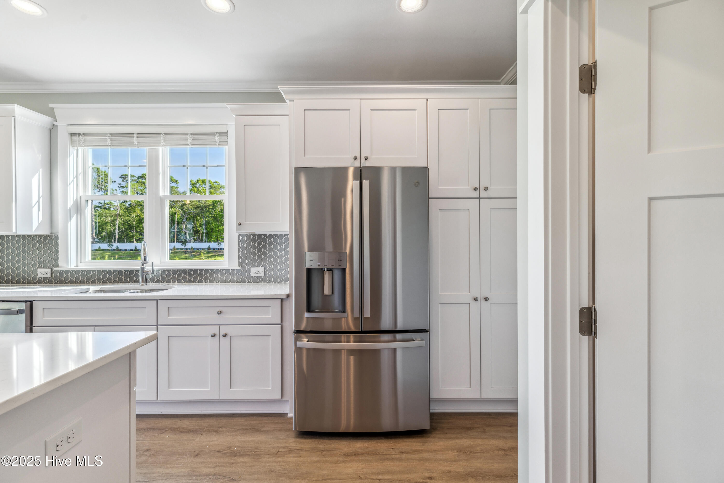 100546665 | Photo 22