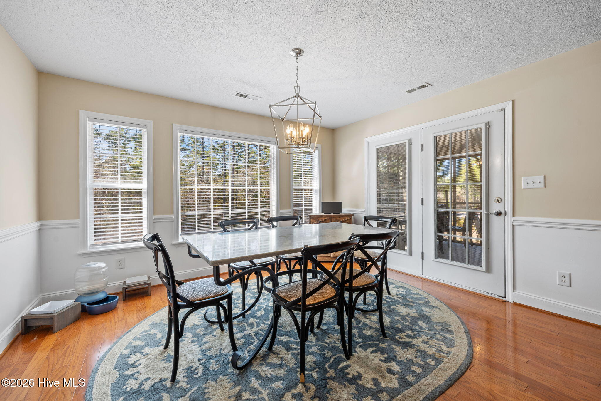 100559143 | Photo 12