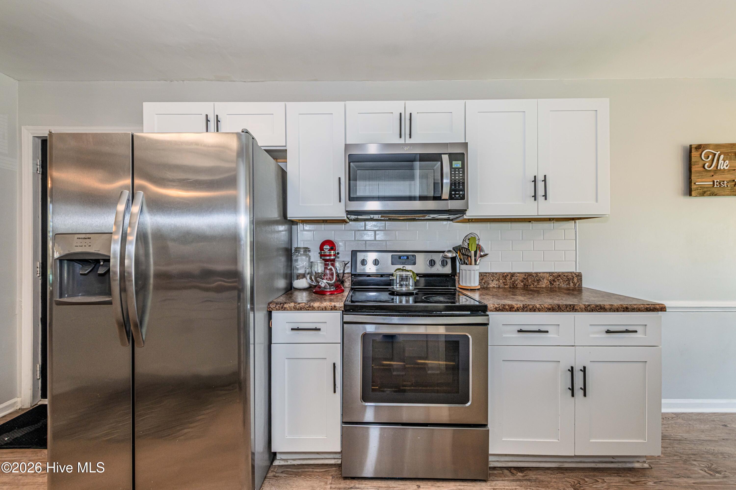 100569074 | Photo 24