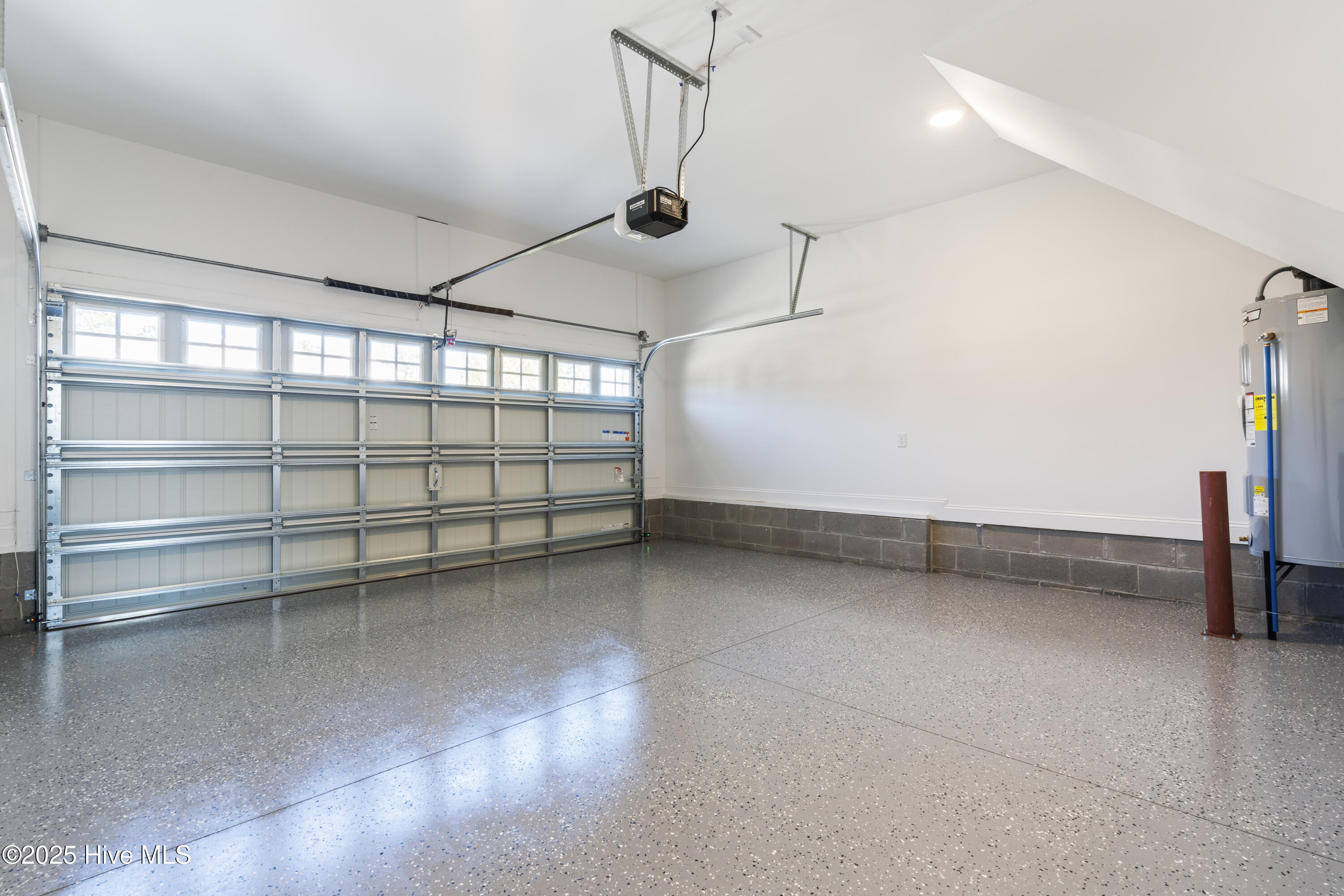 100517740 | Photo 32