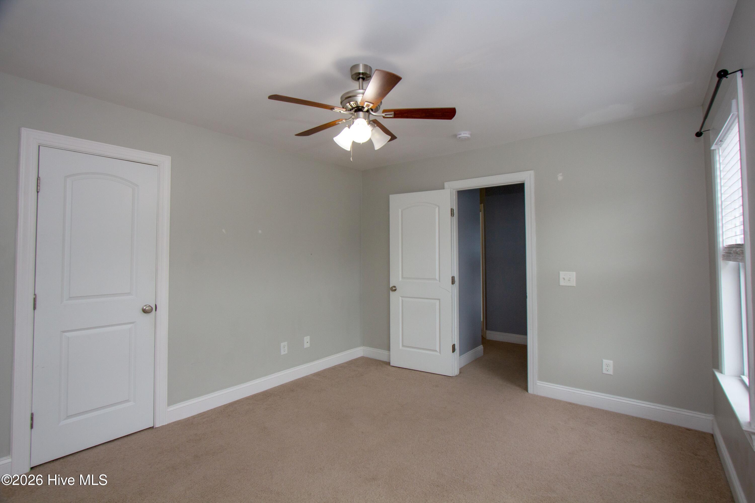 100555872 | Photo 51