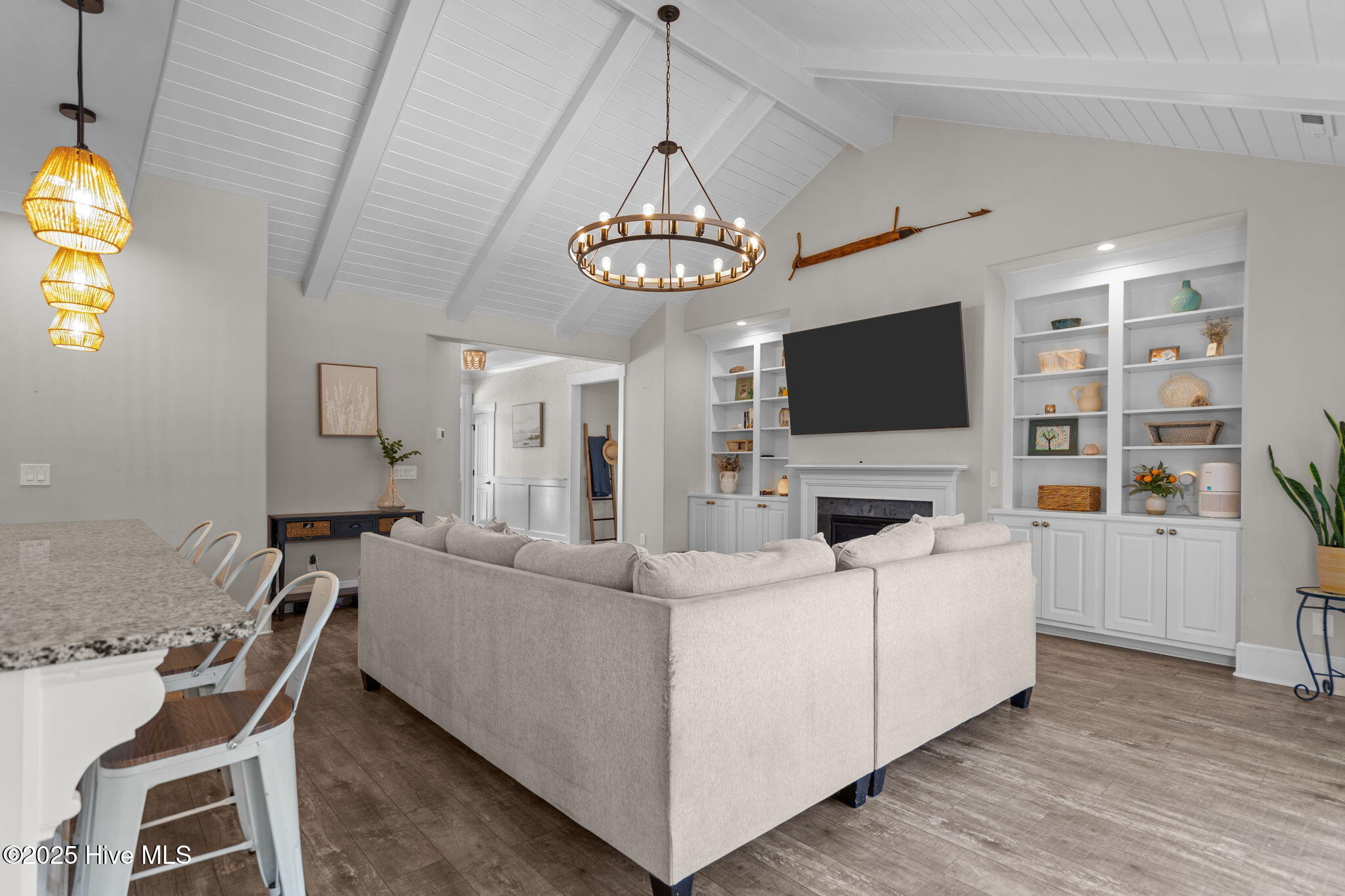 100536162 | Photo 11