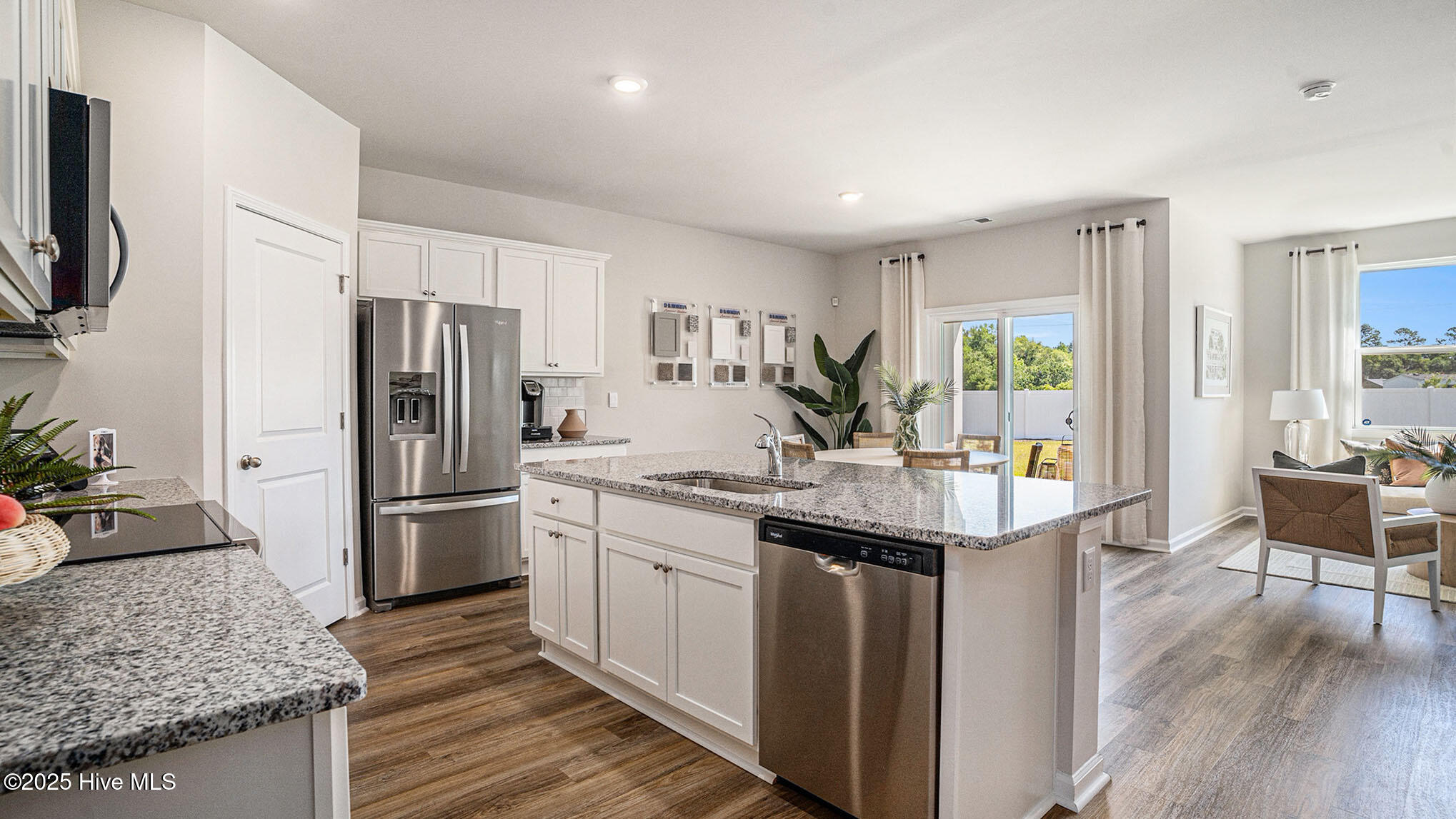 100546496 | Photo 12