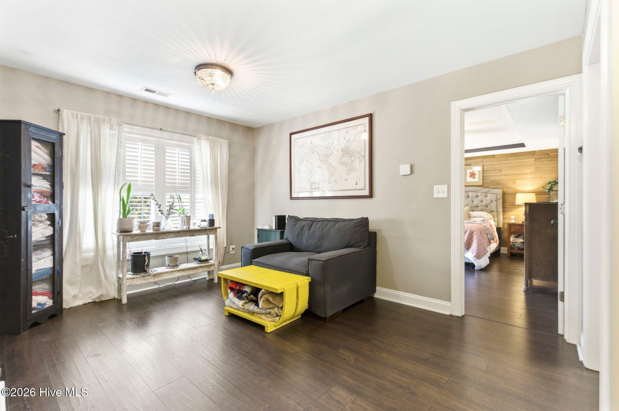 100568404 | Photo 44