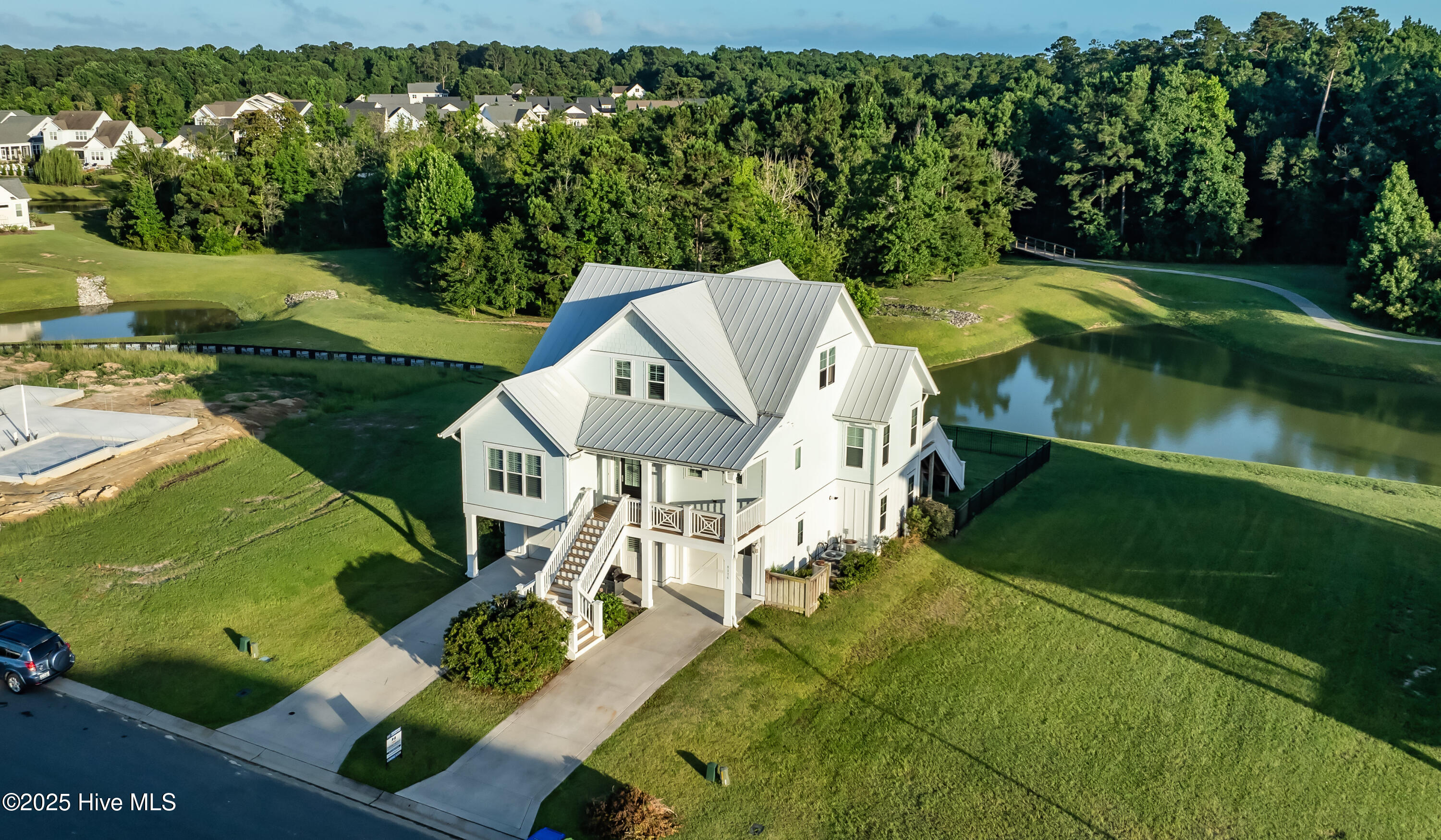 100518047 | Photo 54