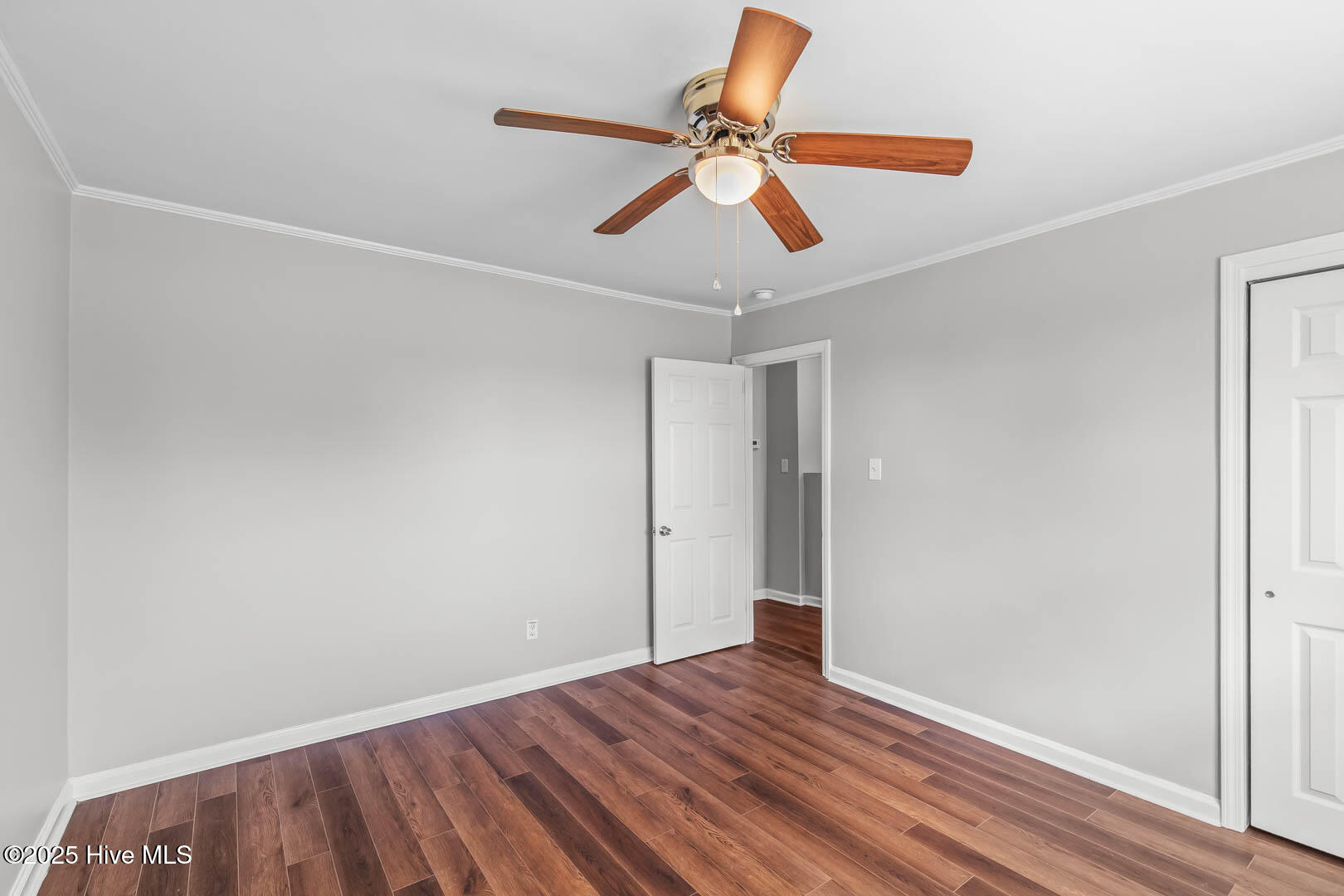 100532312 | Photo 50