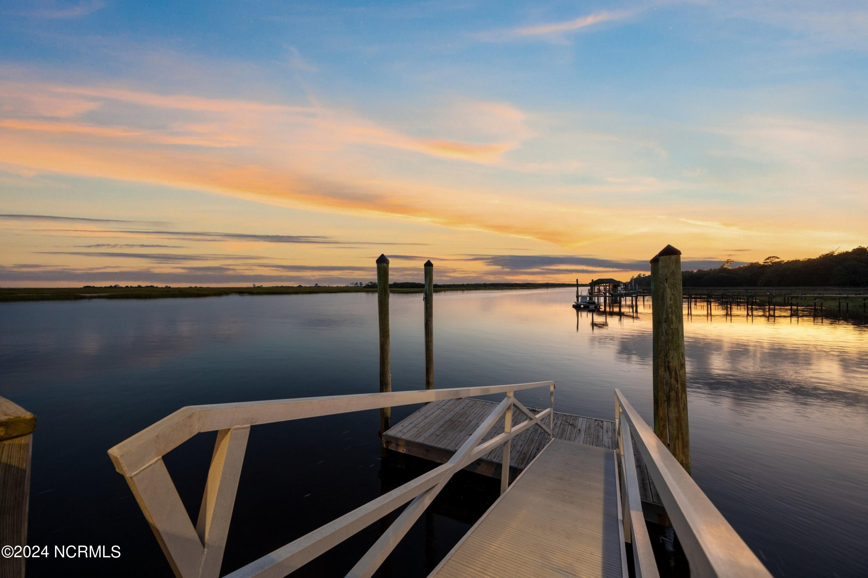 100553128 | Photo 77