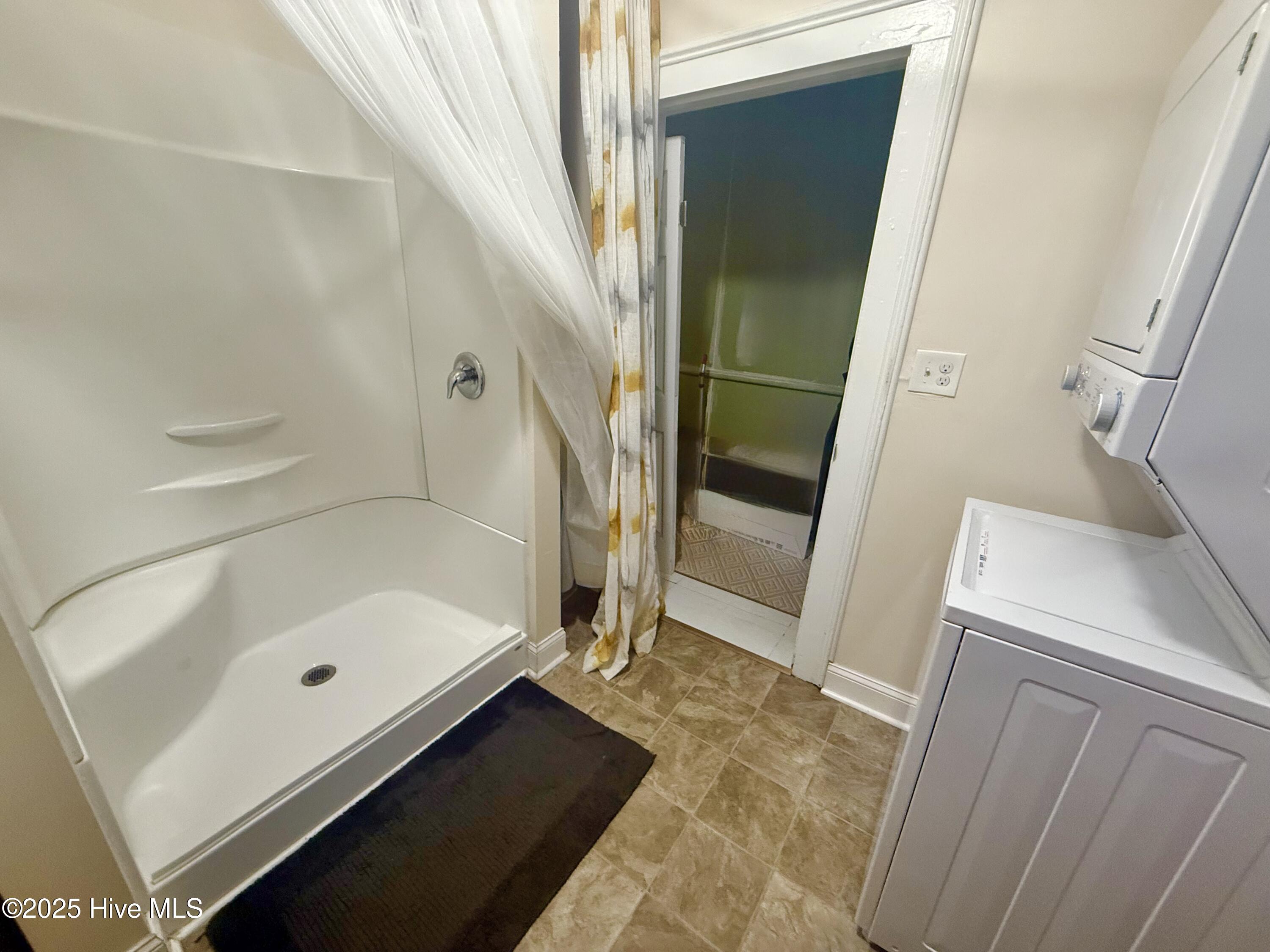 100544093 | Photo 16