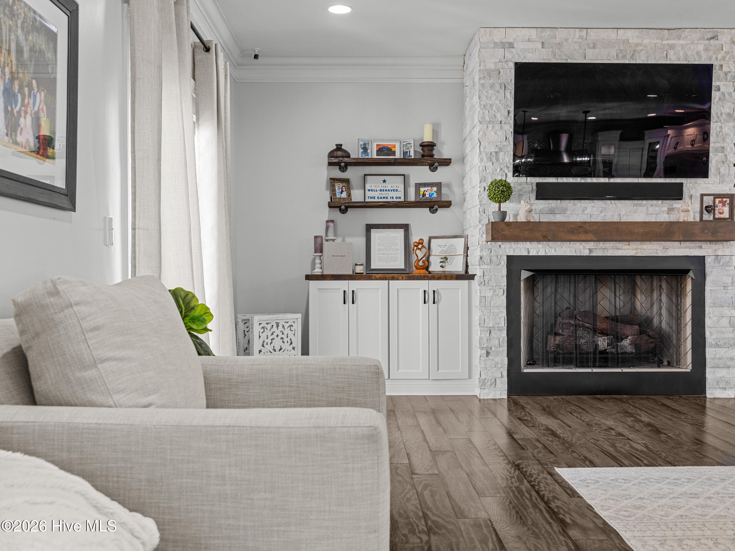 100557590 | Photo 14