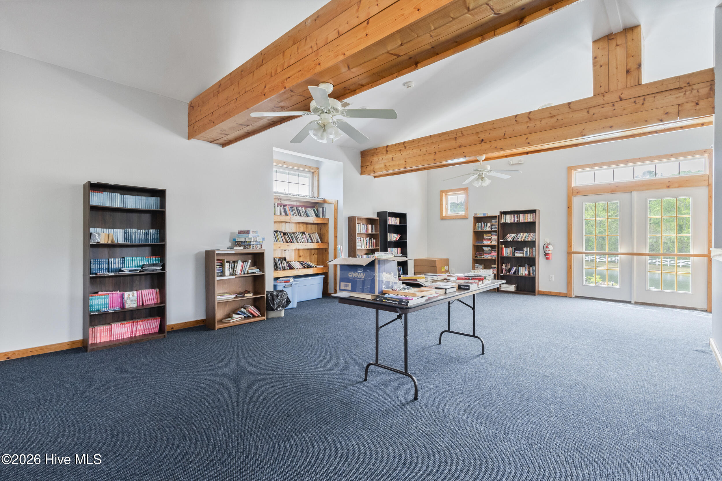 100565406 | Photo 49