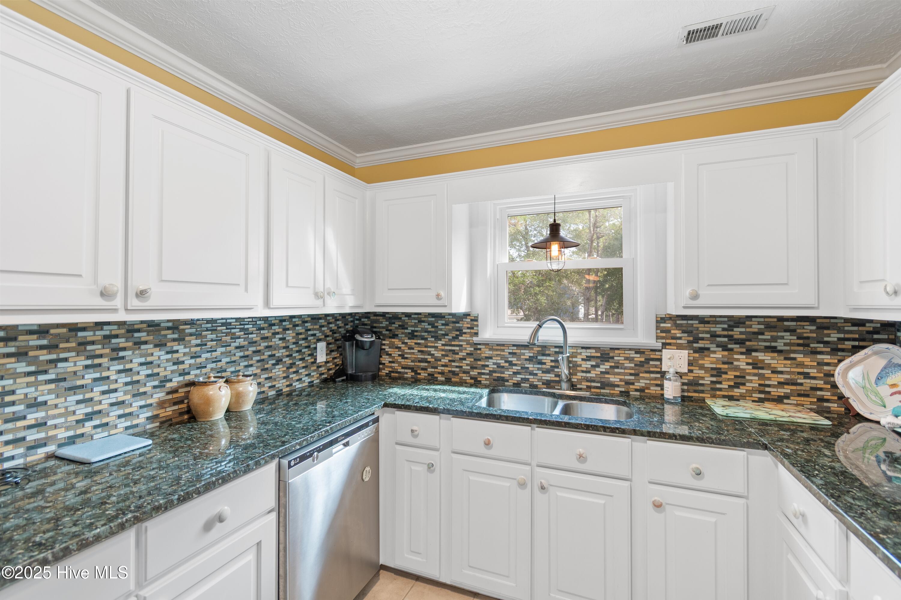 100535762 | Photo 39