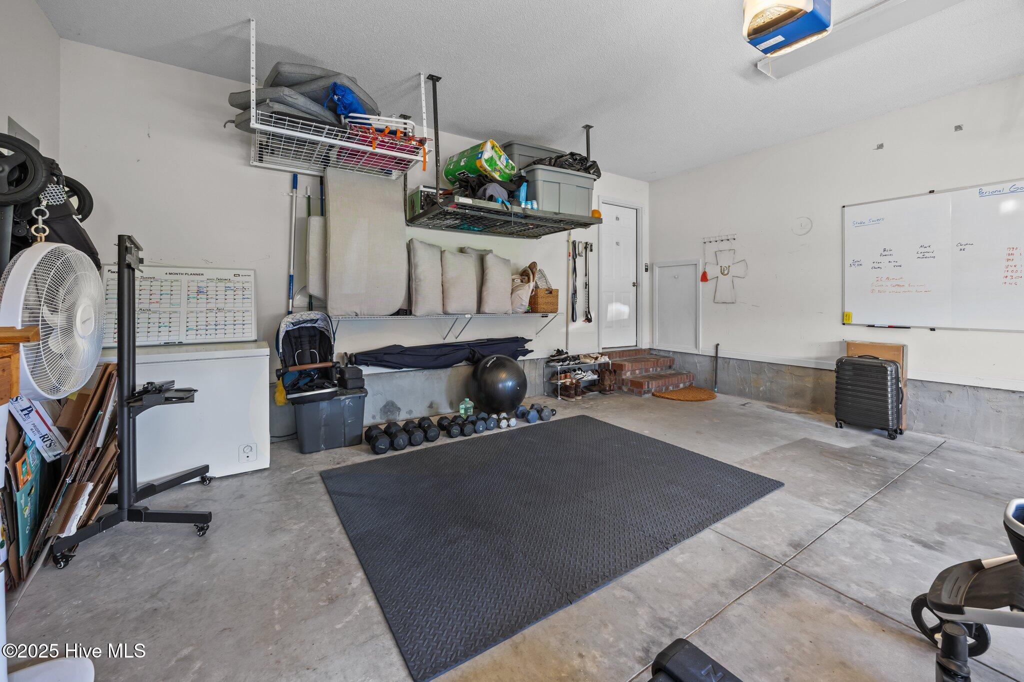 100567266 | Photo 33