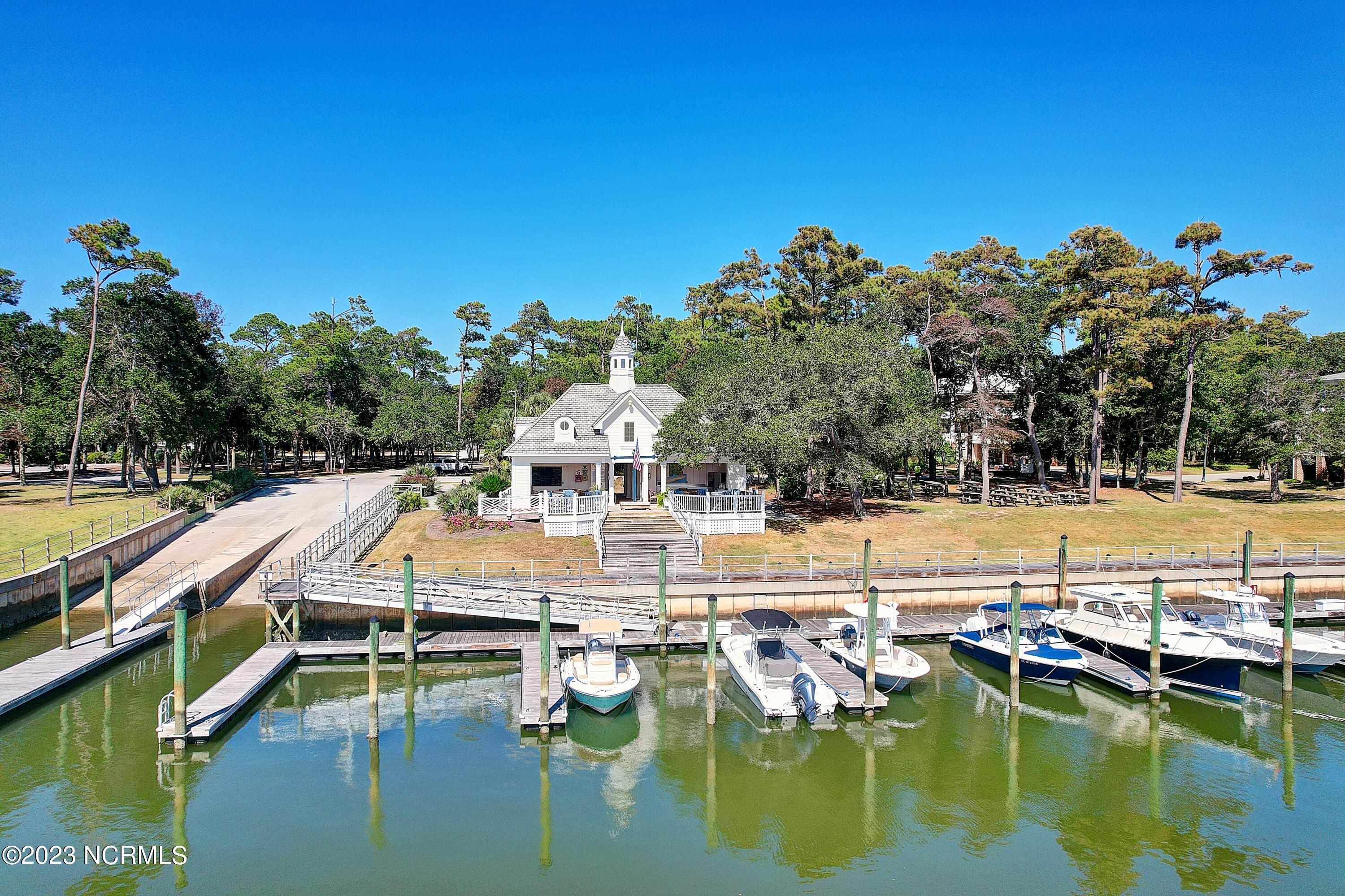 100562342 | Photo 27