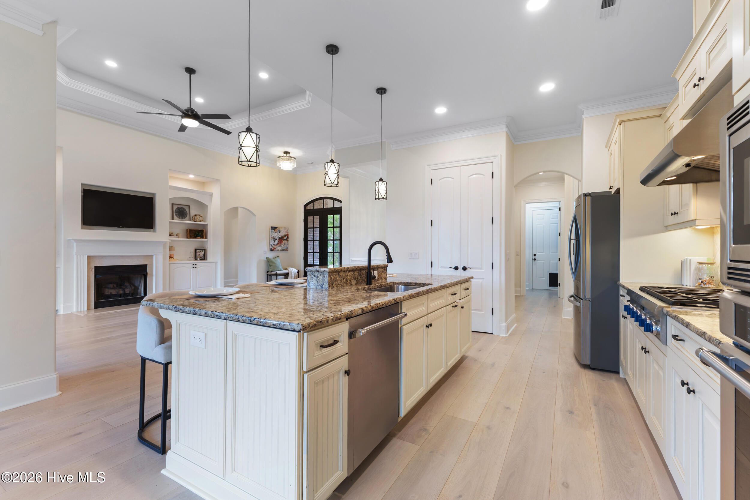 100567857 | Photo 10