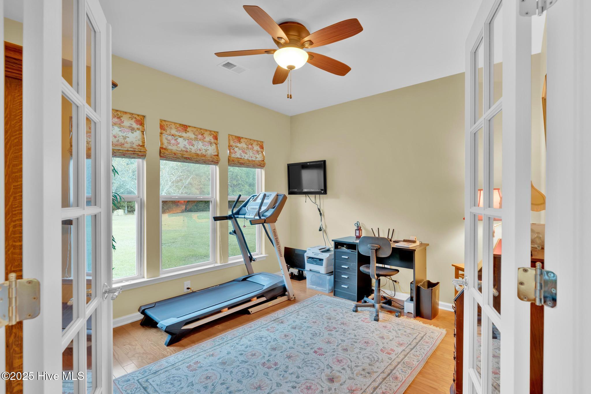 100540290 | Photo 16