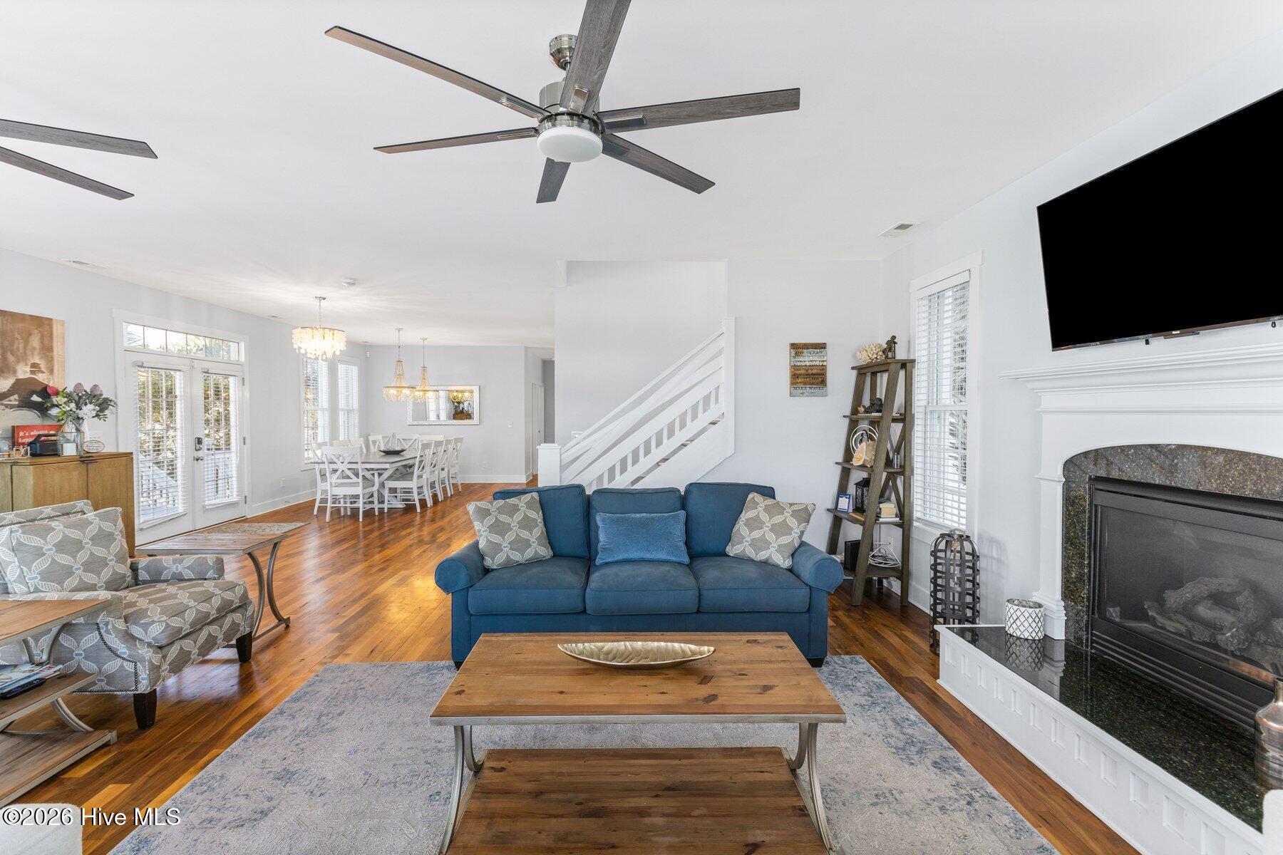 100557261 | Photo 15