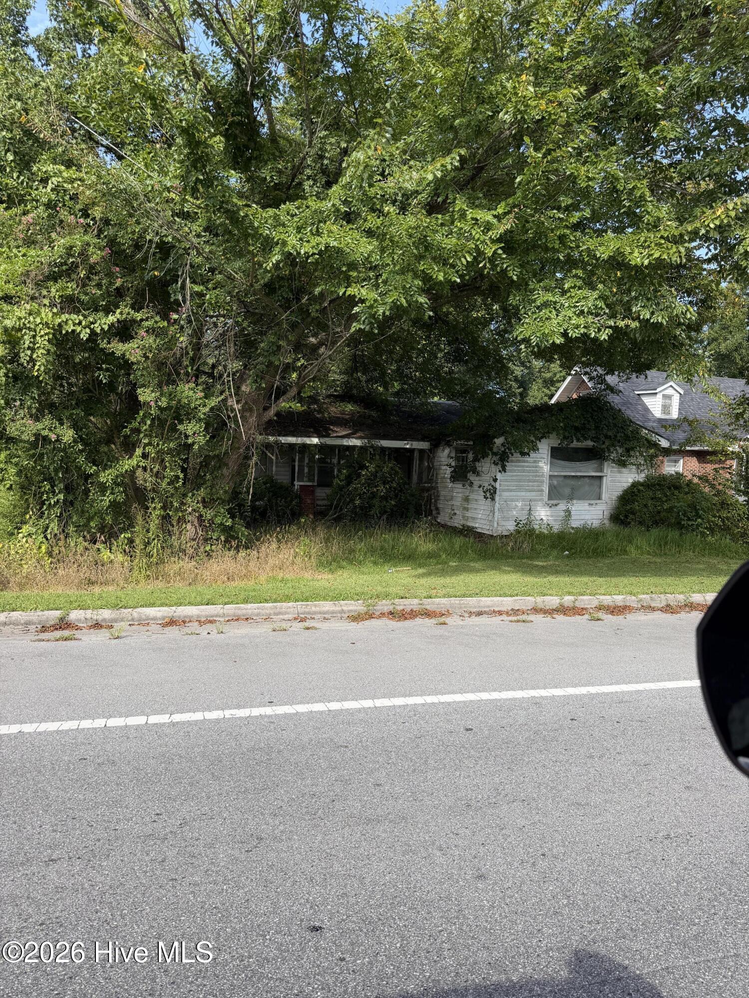 Exterior photo of 88 Main Street, Maysville, NC 28555. MLS: 100602872
