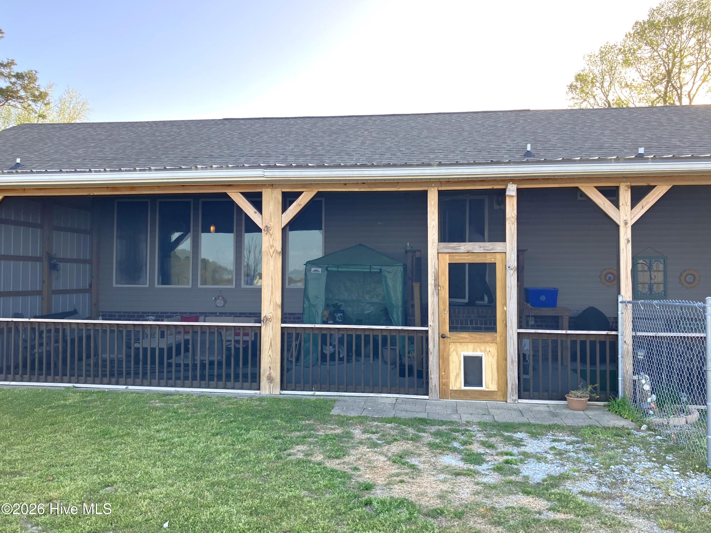1406 White Oak River Road,Maysville
