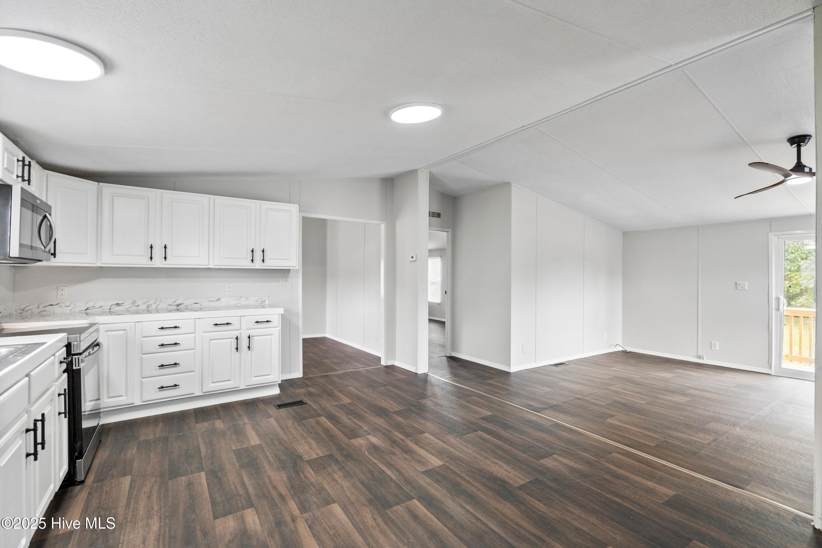 100535614 | Photo 19