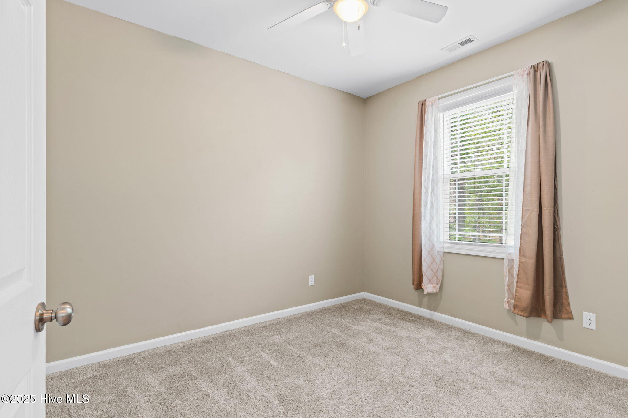 100501996 | Photo 26