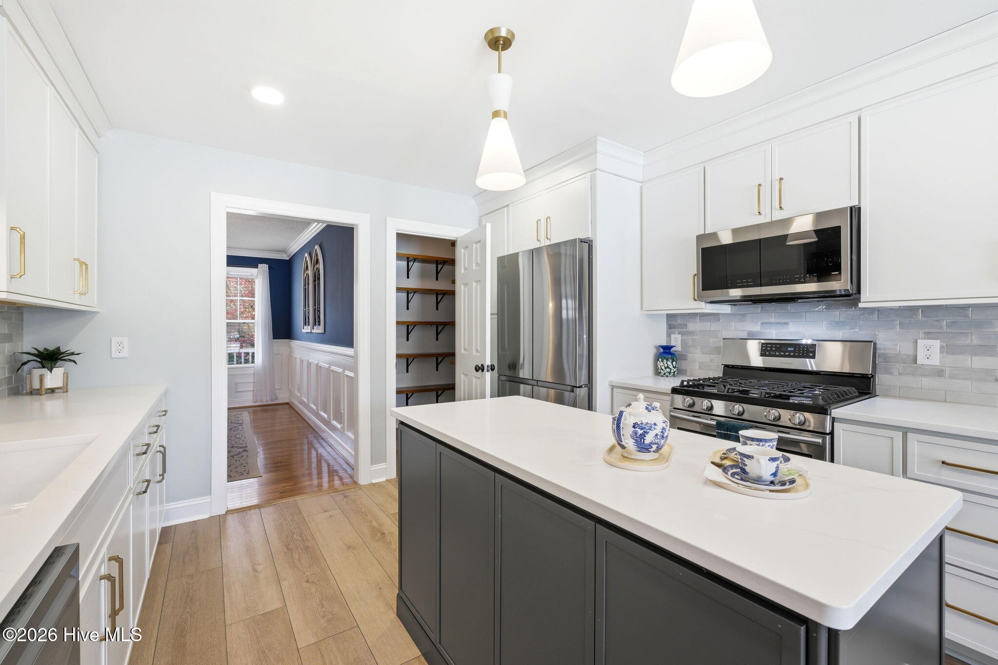 100563483 | Photo 13