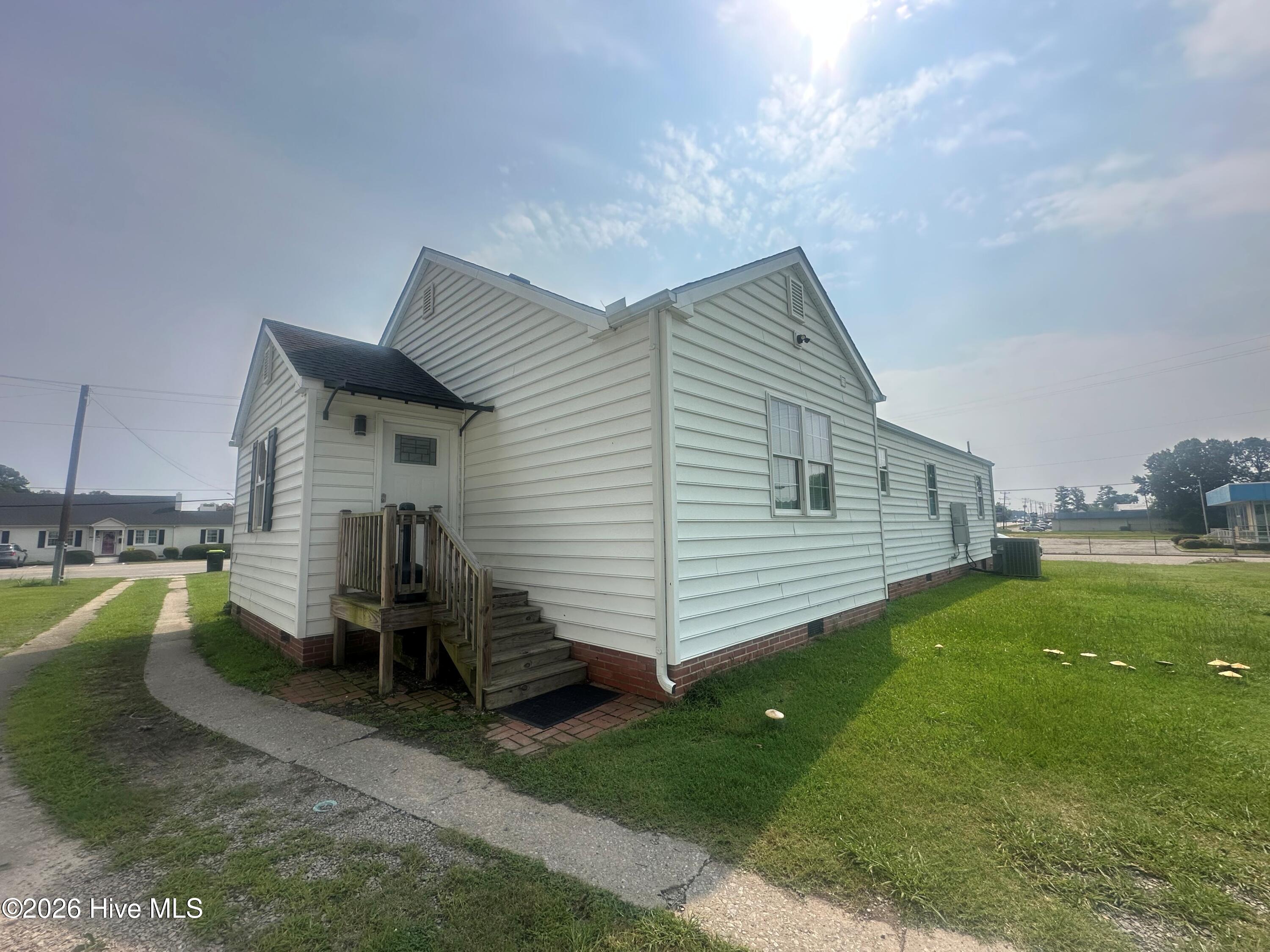 Exterior photo of 622 E Memorial Drive, Ahoskie, NC 27910. MLS: 100592243
