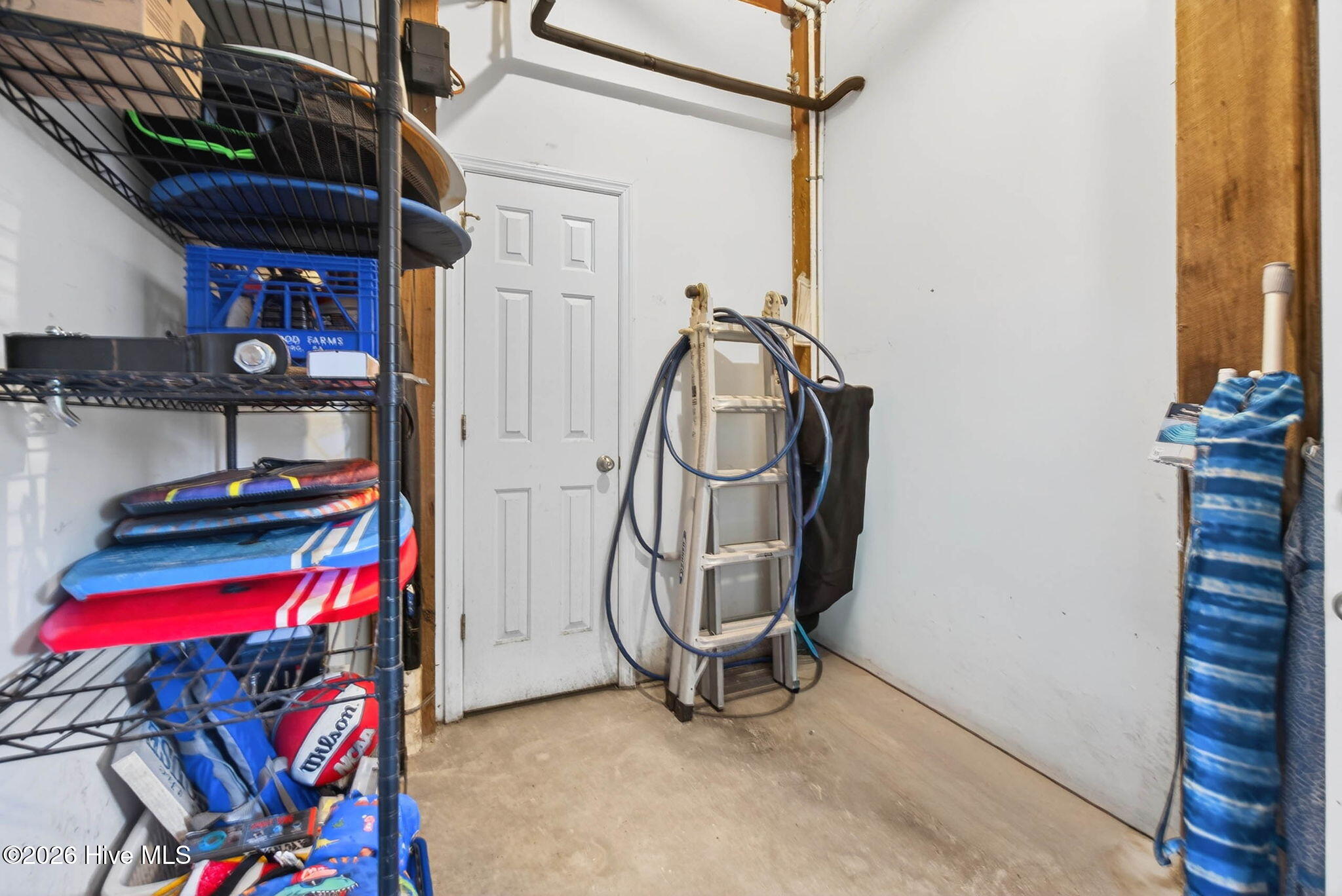 100564791 | Photo 30